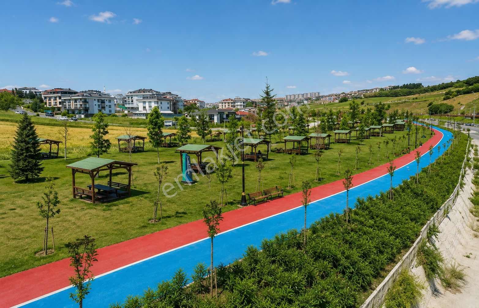 Beylikdüzü Kavaklıda Satılık Merkezde 3+1 Geniş Daire