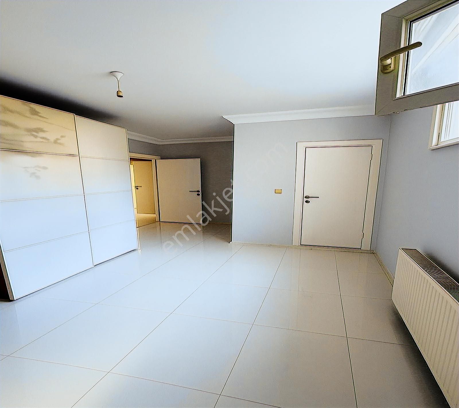 Kavaklı Merkezi'nde İster Oturum İster Yatırıma Uygun 3+1 Fırsat - Görsel 8