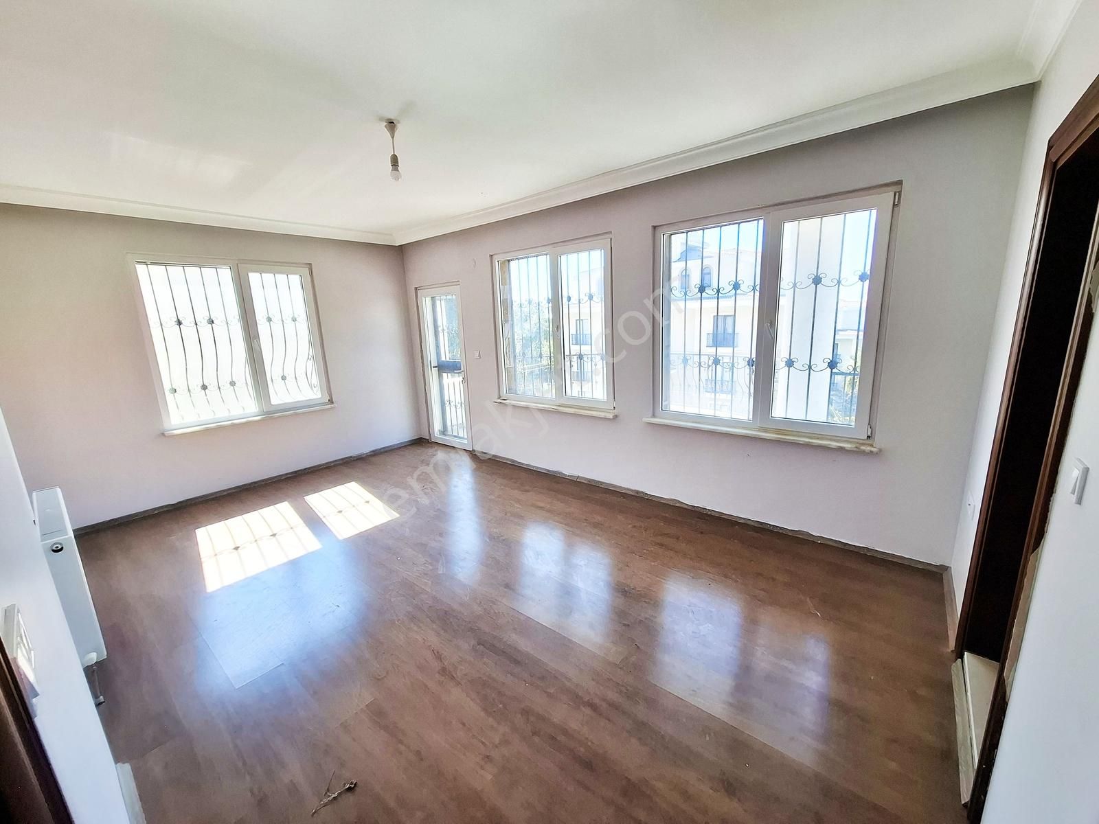 Çalı Gümüşlükte Panoramik Şehir Manzaralı Sıfır Tribleks Villa - Görsel 17