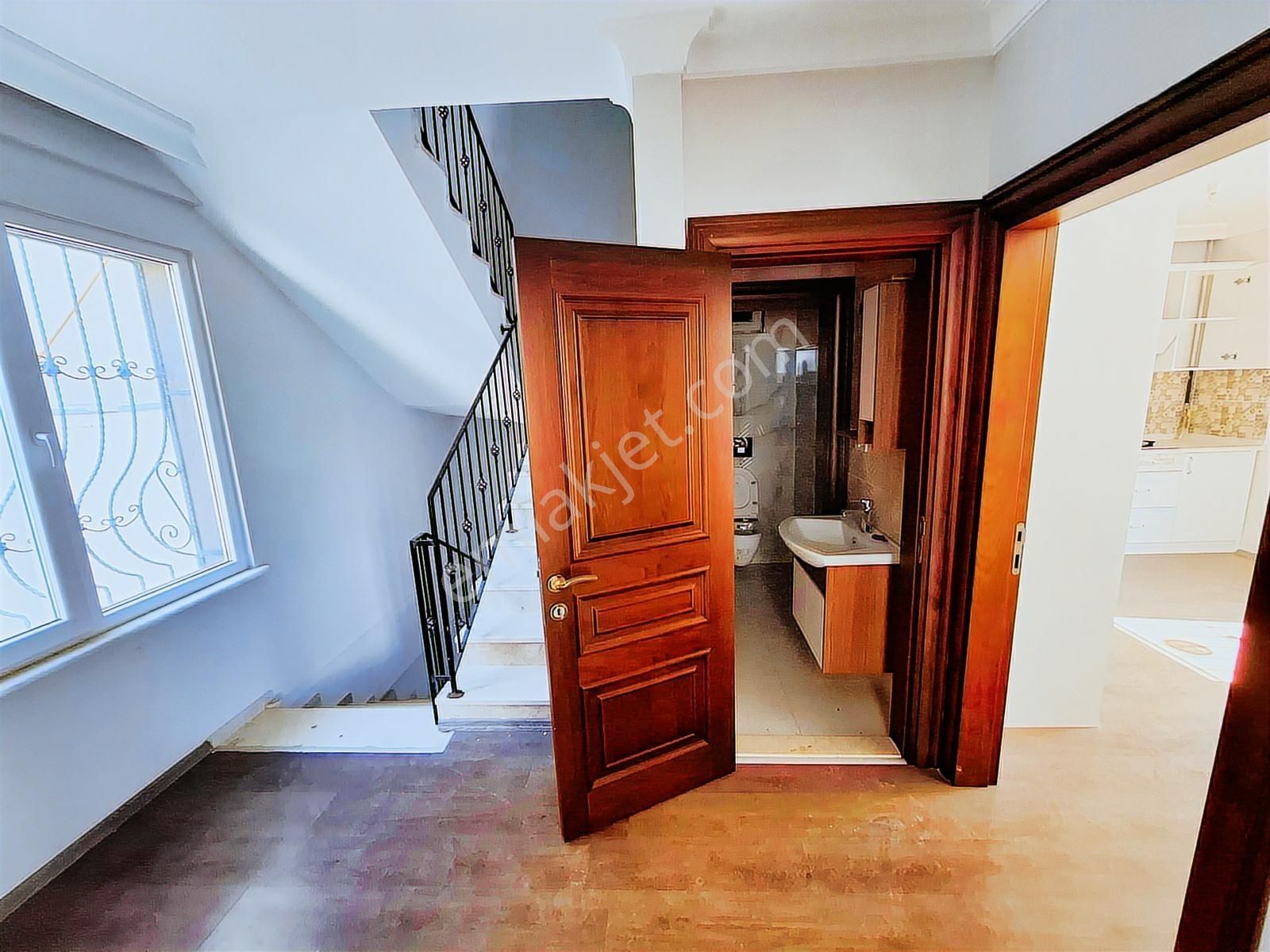 Çalı Gümüşlükte Panoramik Şehir Manzaralı Sıfır Tribleks Villa - Görsel 24