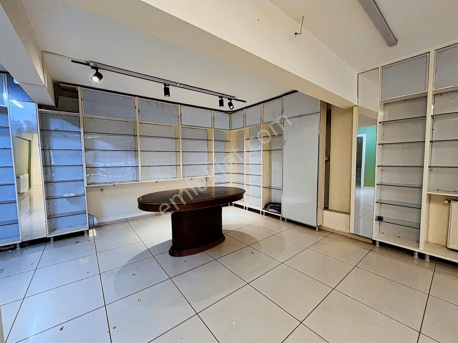 Hasırcıbaşı Caddesinde Vitrin Değeri Yüksek 325 M² Mağaza - Görsel 15