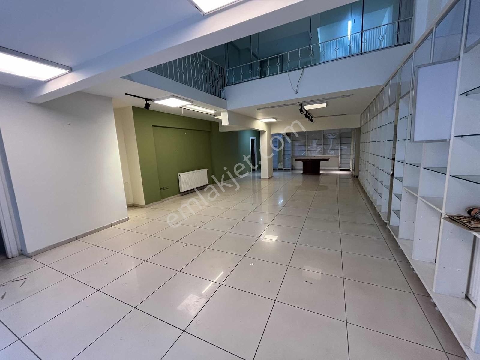 Hasırcıbaşı Caddesinde Vitrin Değeri Yüksek 325 M² Mağaza - Görsel 18