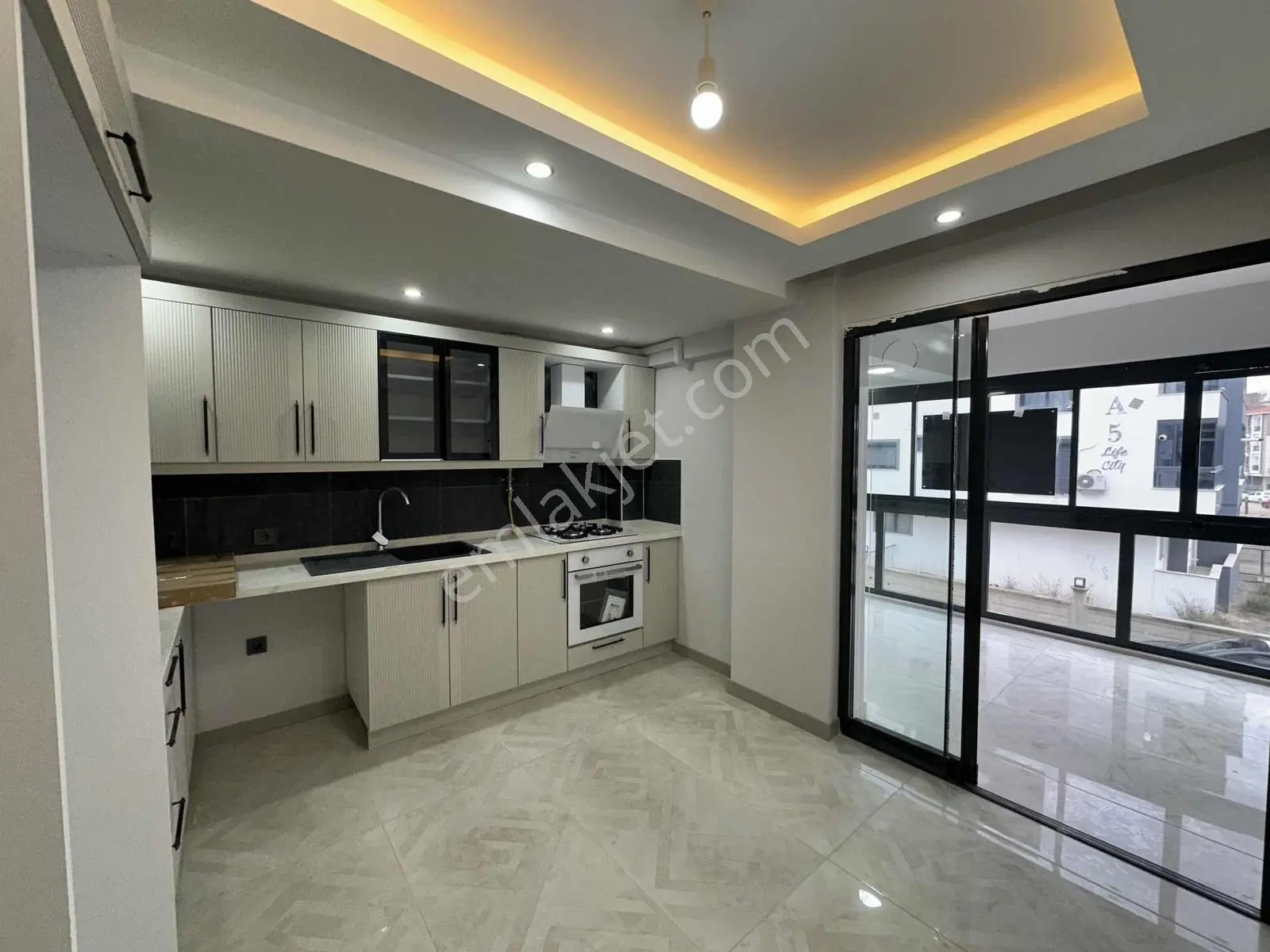 Uygan'dan Muratbey Mah. 2+1 105m² Koruluk Bölgesi Yüksek Kredi