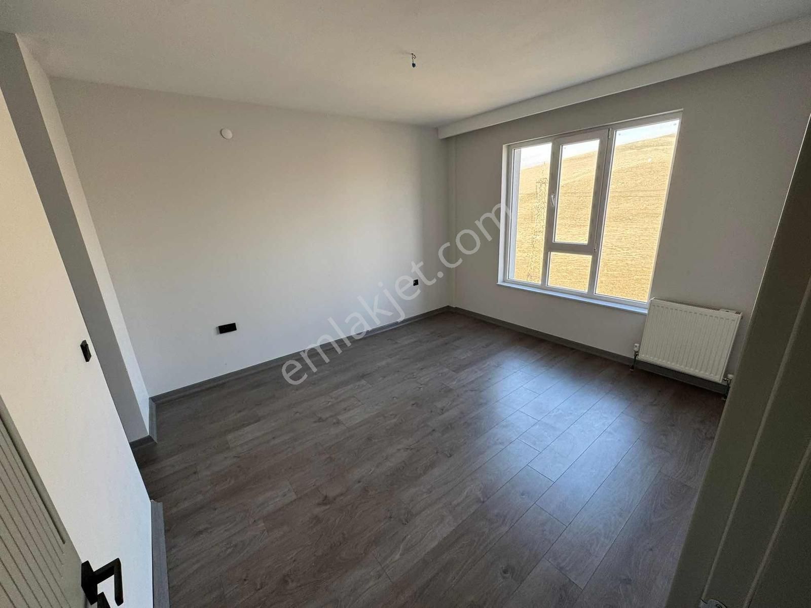 Törekent Mahallesinde Katta Site Dairesi 3+1 Ful Yapılı - Görsel 2