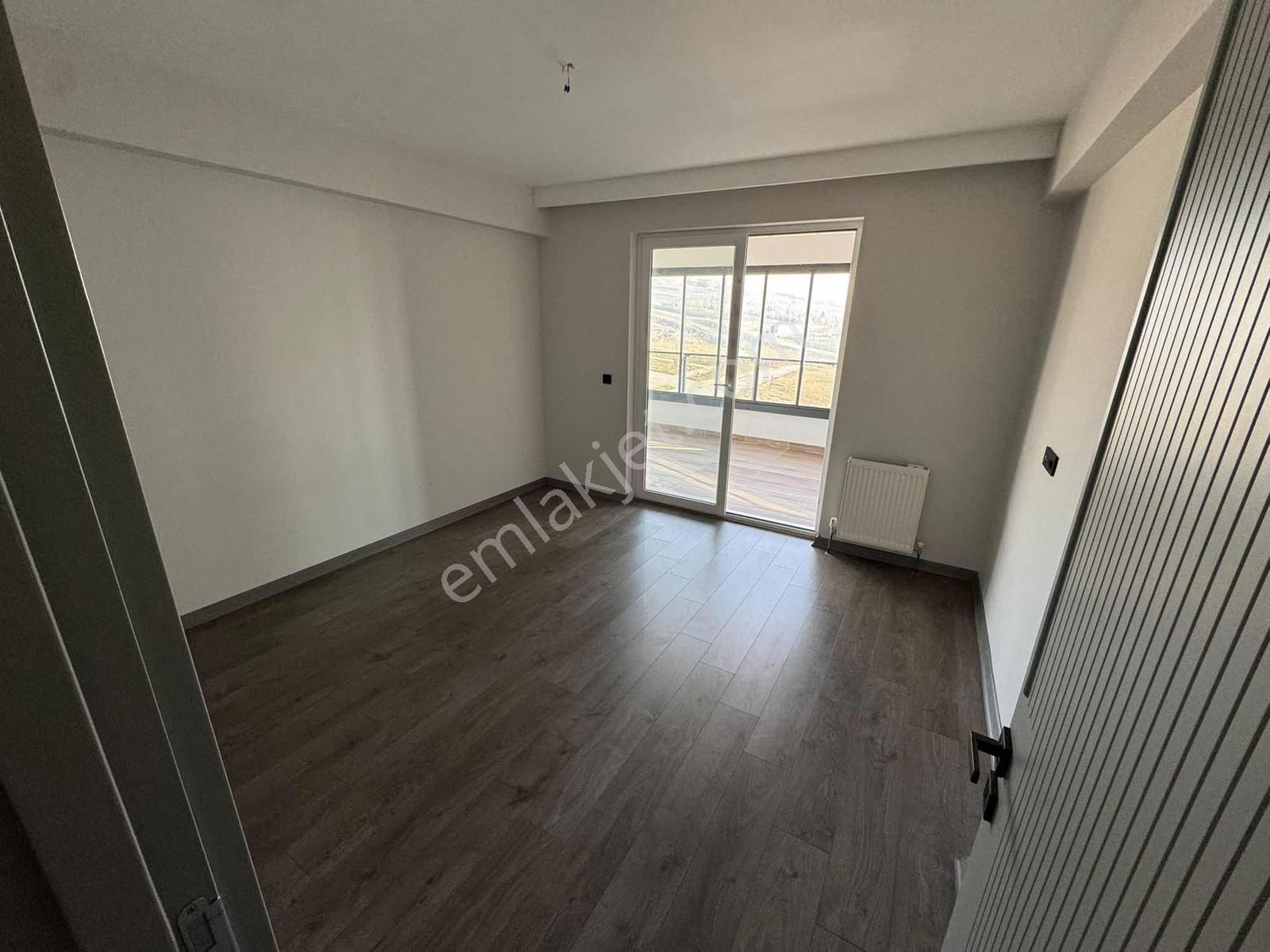 Törekent Mahallesinde Katta Site Dairesi 3+1 Ful Yapılı - Görsel 12