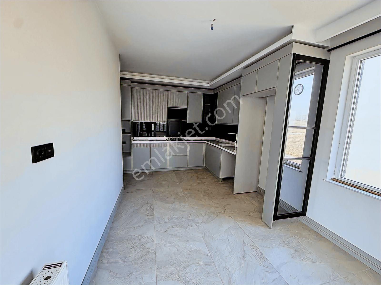 Törekent Mahallesinde Katta Site Dairesi 3+1 Ful Yapılı - Görsel 35