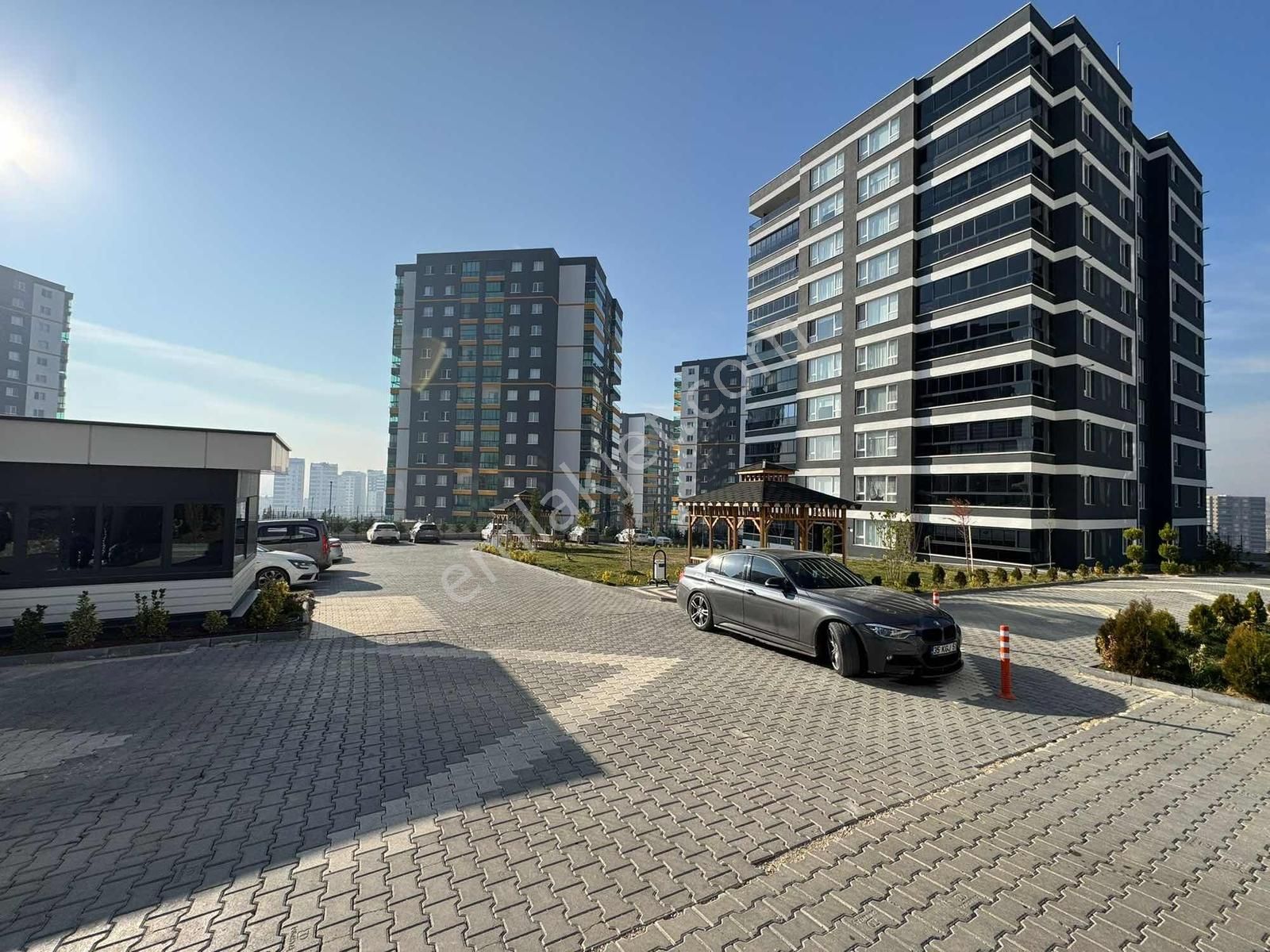 Törekent Mahallesinde Katta Site Dairesi 3+1 Ful Yapılı - Görsel 3