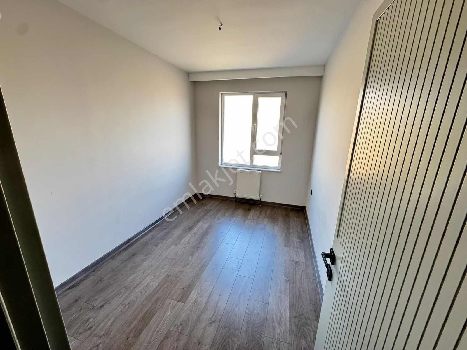 Törekent Mahallesinde Katta Site Dairesi 3+1 Ful Yapılı - Görsel 4