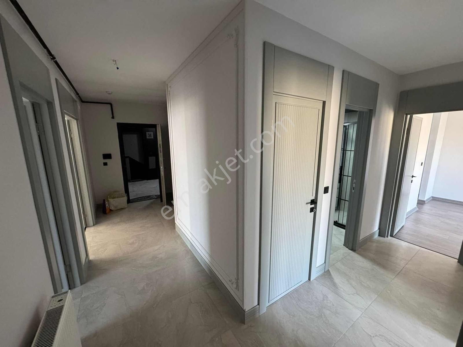 Törekent Mahallesinde Katta Site Dairesi 3+1 Ful Yapılı - Görsel 16