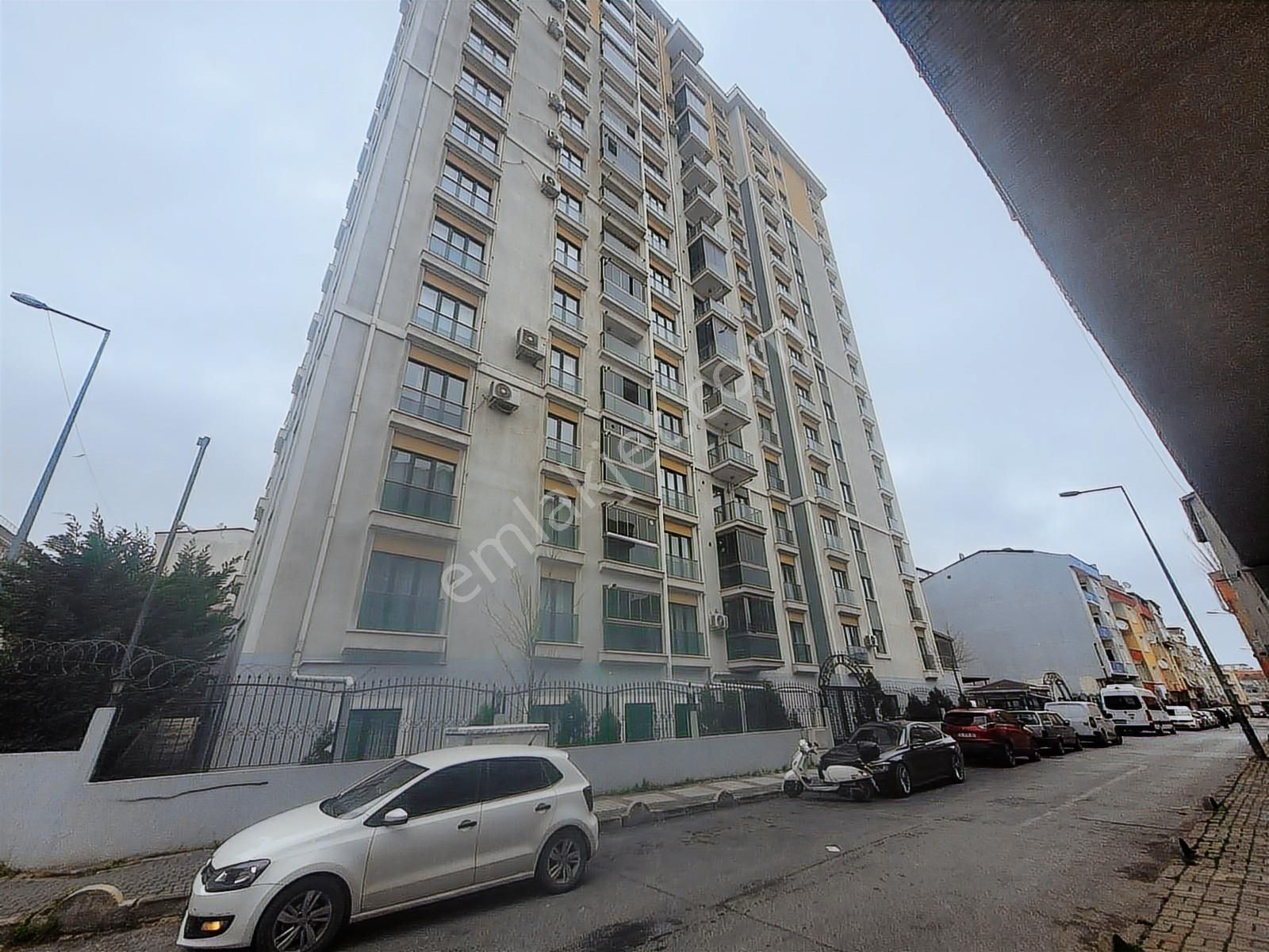 Son Hafta Demrikapı Evlerinde Boş Arakat 4+1 Satılık Daire