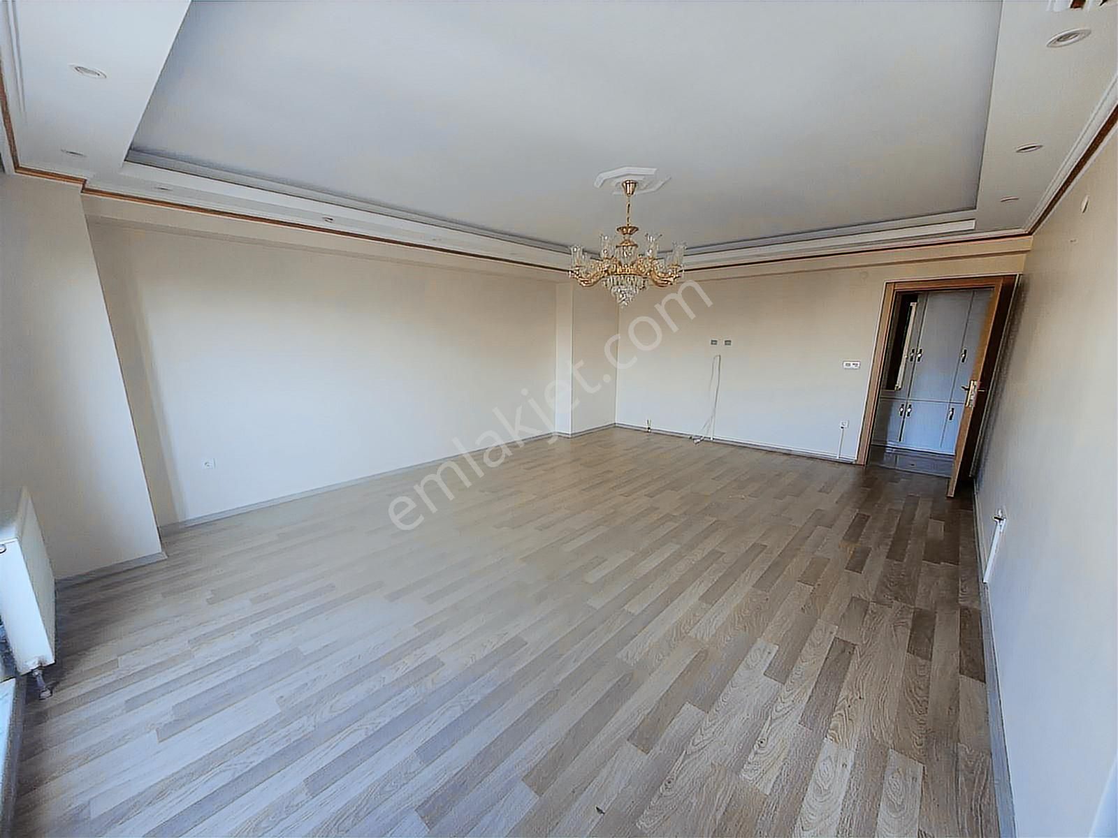 Son Hafta Demrikapı Evlerinde Boş Arakat 4+1 Satılık Daire - Görsel 3