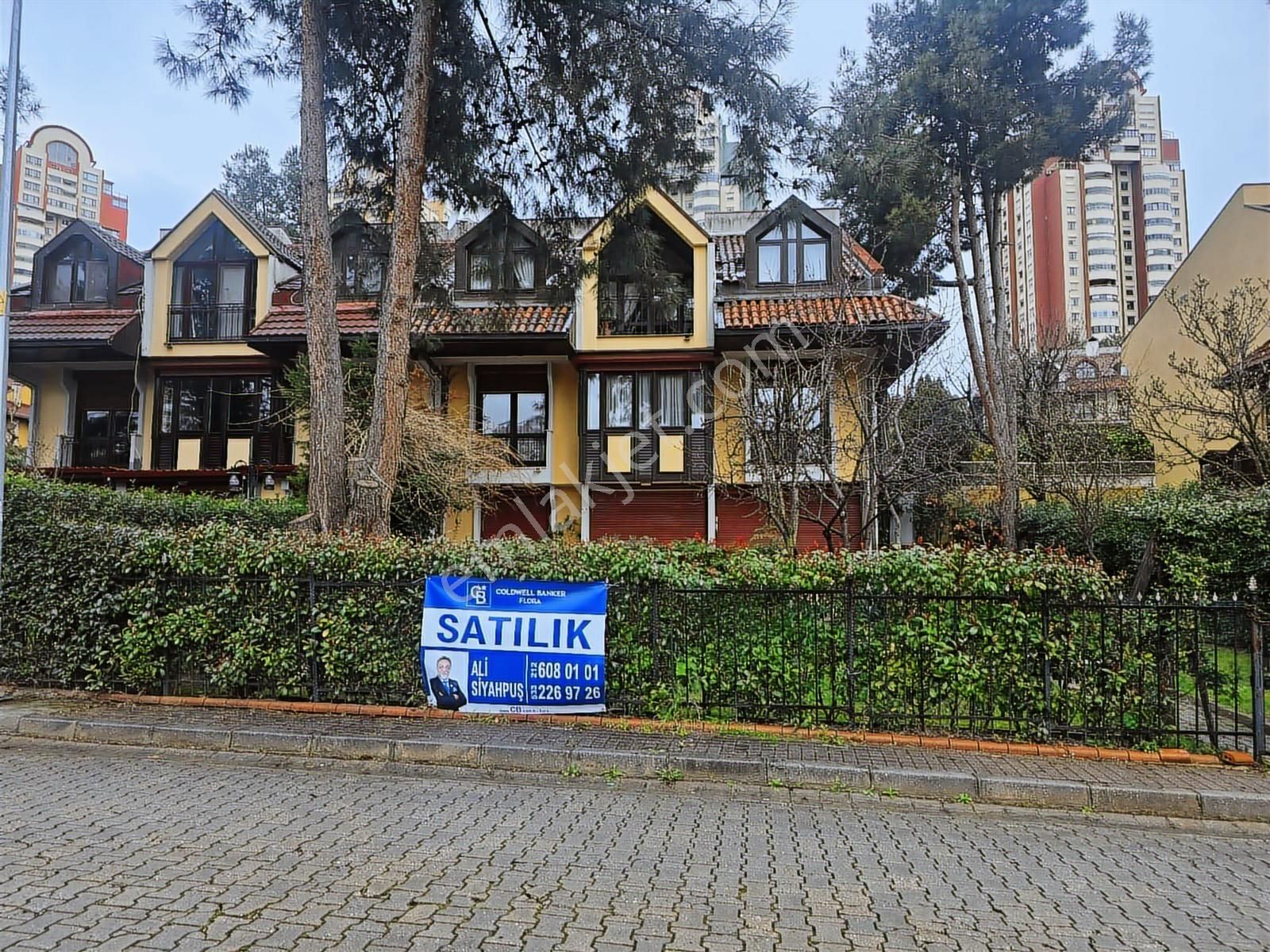 Bahçeşehir 2.kısım Satılık 4+2 Villa Şelale Villaları