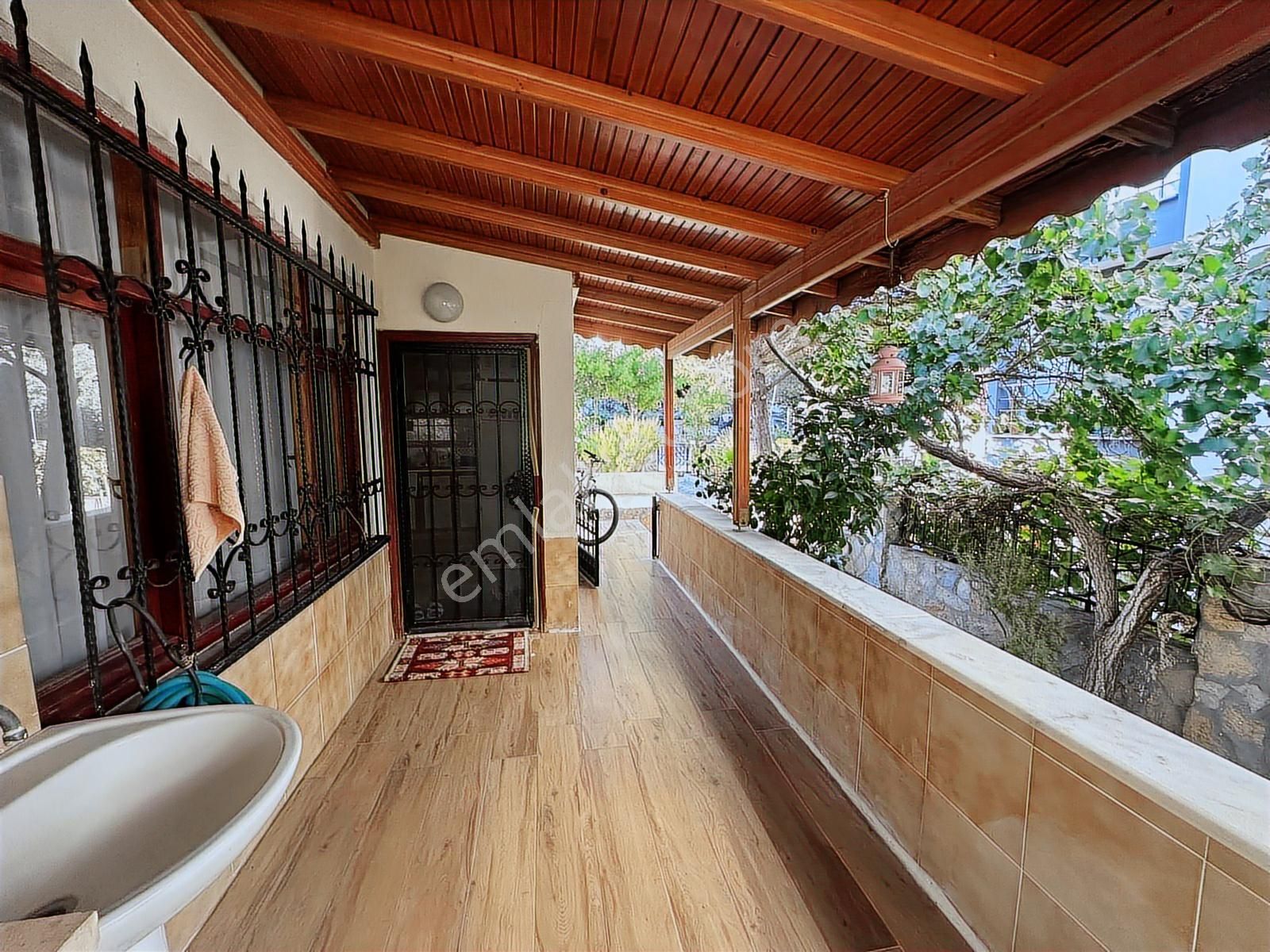 Çanakkale Küçükkuyuda Site İçinde Bahçeli Satılık Villa - Görsel 21