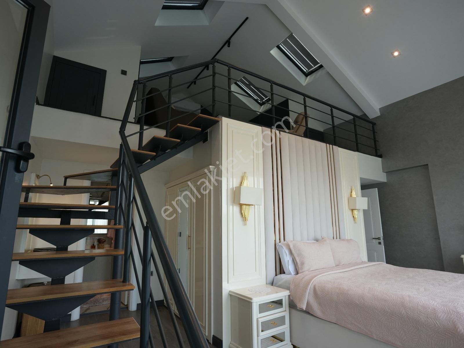 Büyükçekmece Güzelcede Lüks Denize Yakın Havuzlu Satılık Villa - Görsel 15