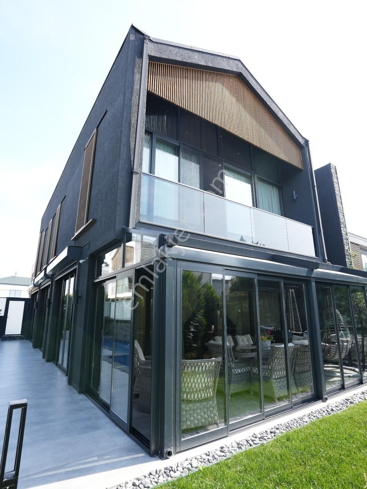 Büyükçekmece Güzelcede Lüks Denize Yakın Havuzlu Satılık Villa - Görsel 5