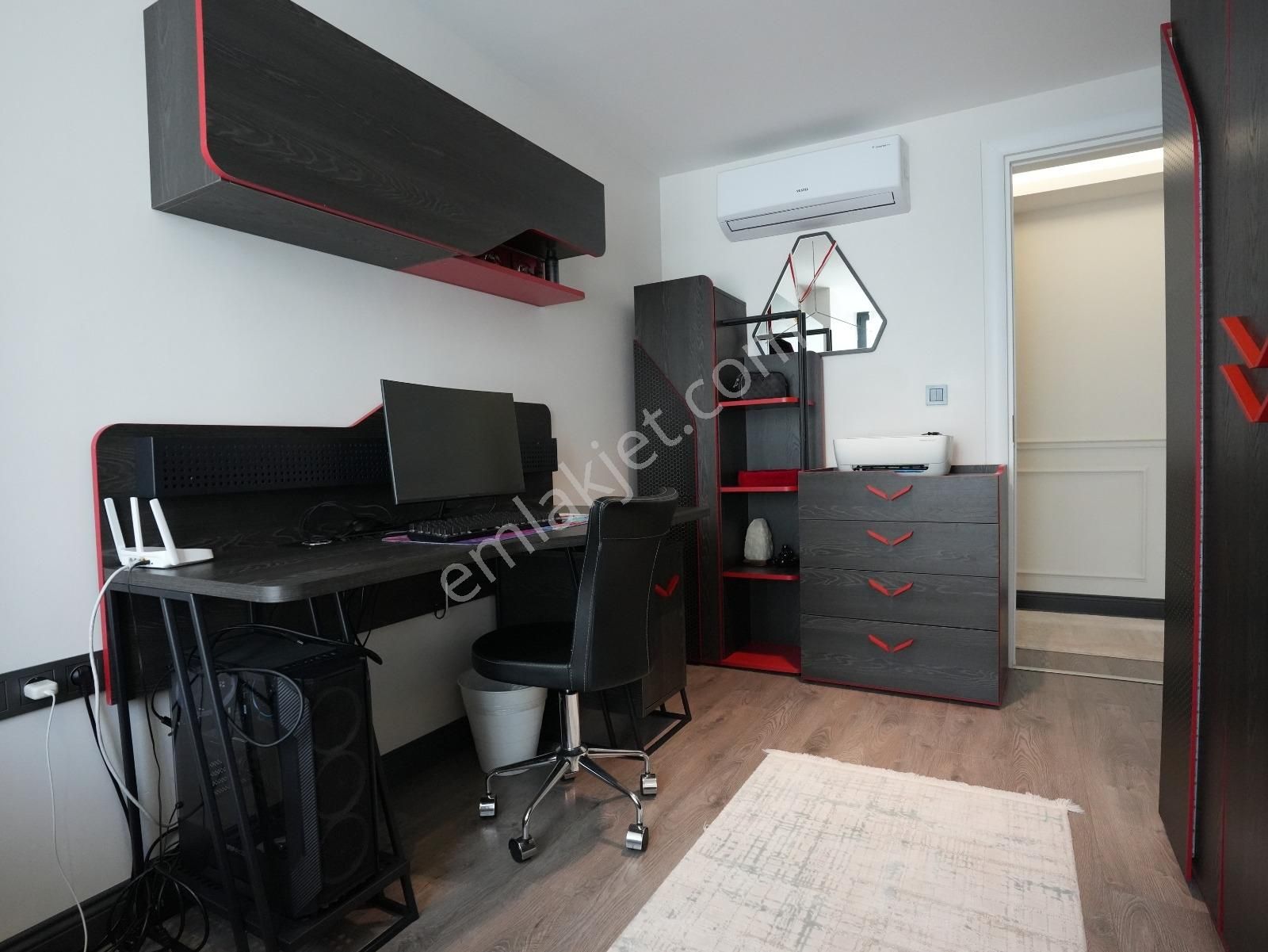 Büyükçekmece Güzelcede Lüks Denize Yakın Havuzlu Satılık Villa - Görsel 2