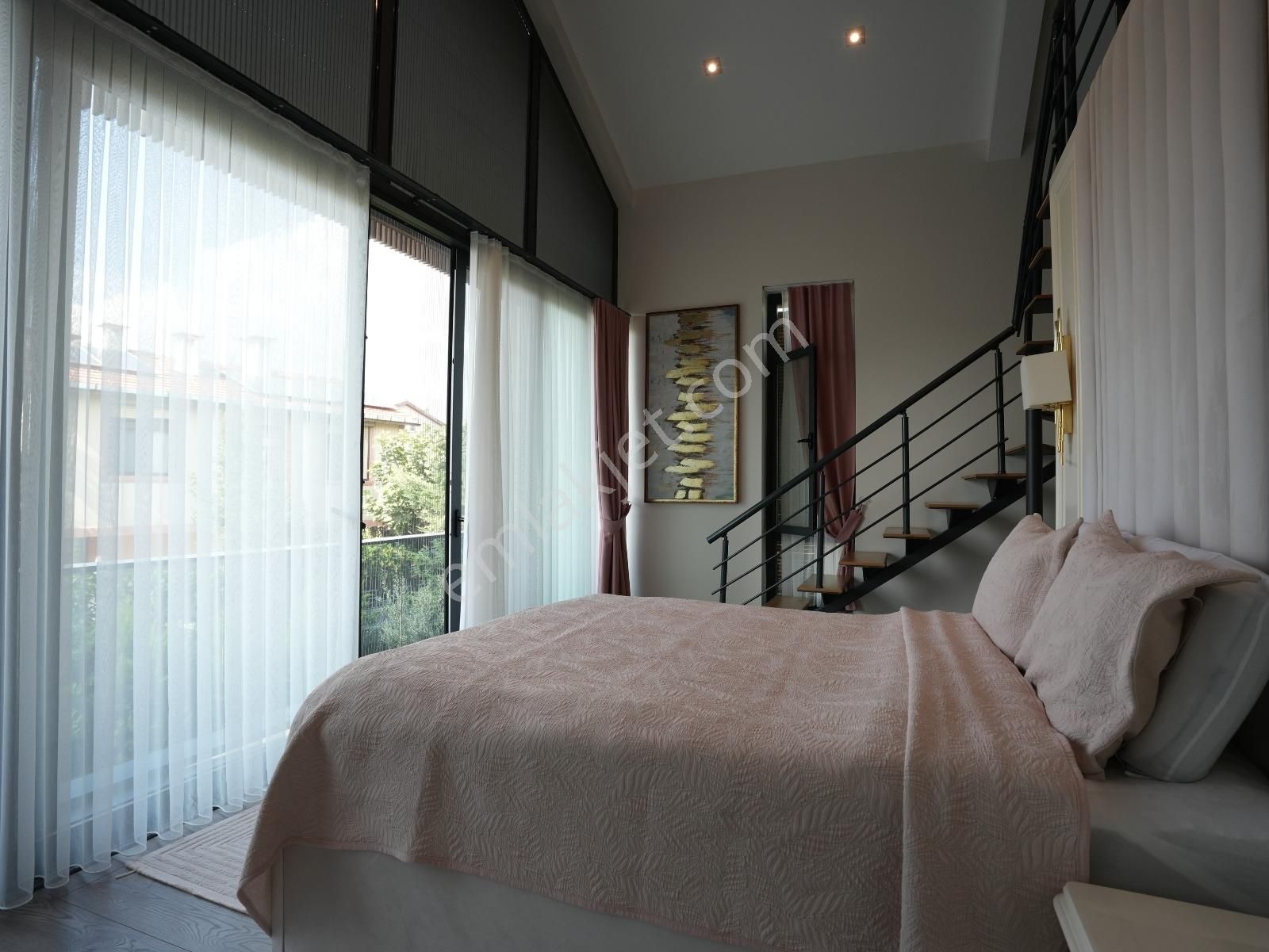 Büyükçekmece Güzelcede Lüks Denize Yakın Havuzlu Satılık Villa - Görsel 10