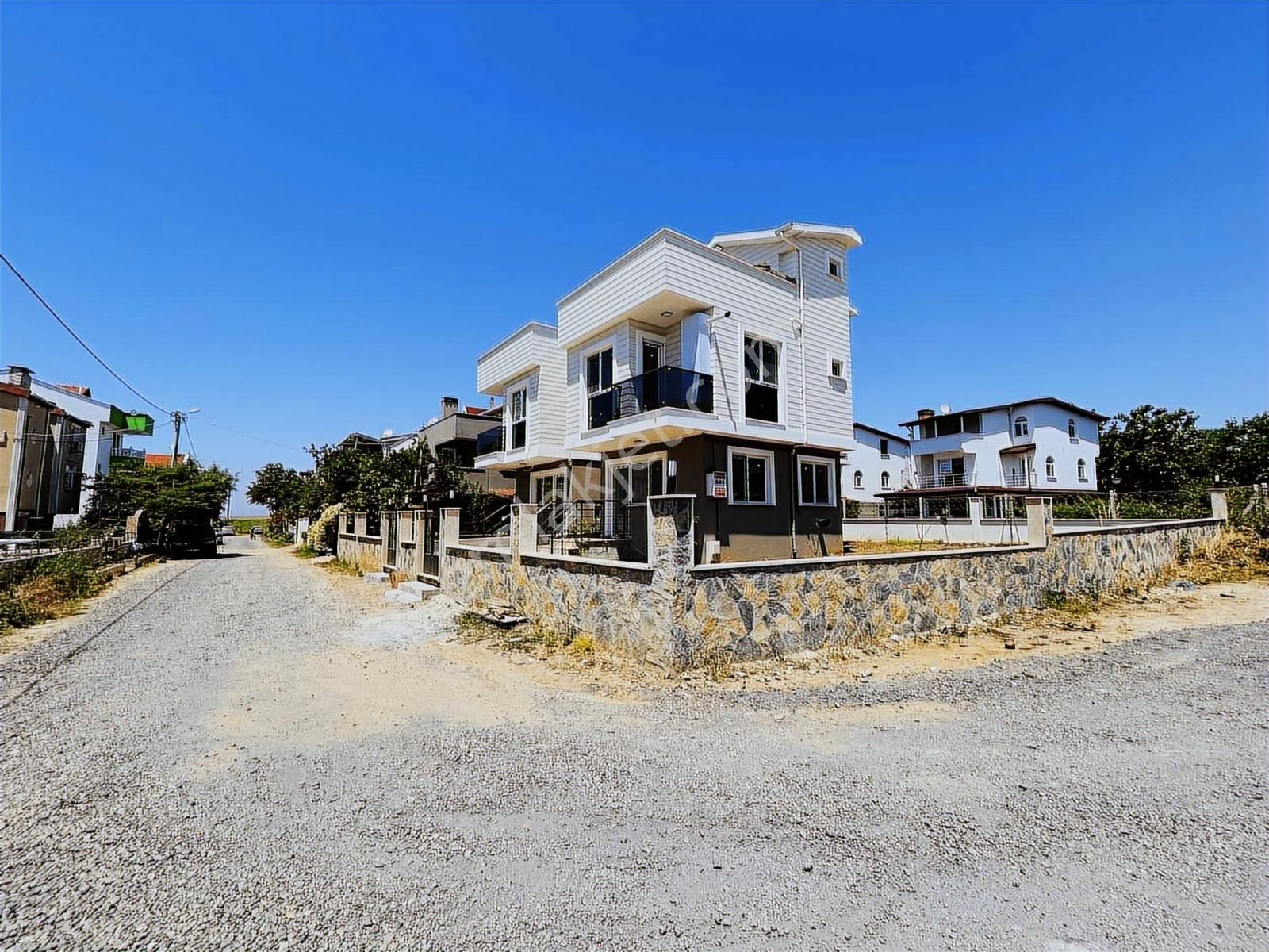 Menyap'tan Lebi Derya Deniz Manzaralı Geniş Bahçeli 3+1 Villa - Görsel 26