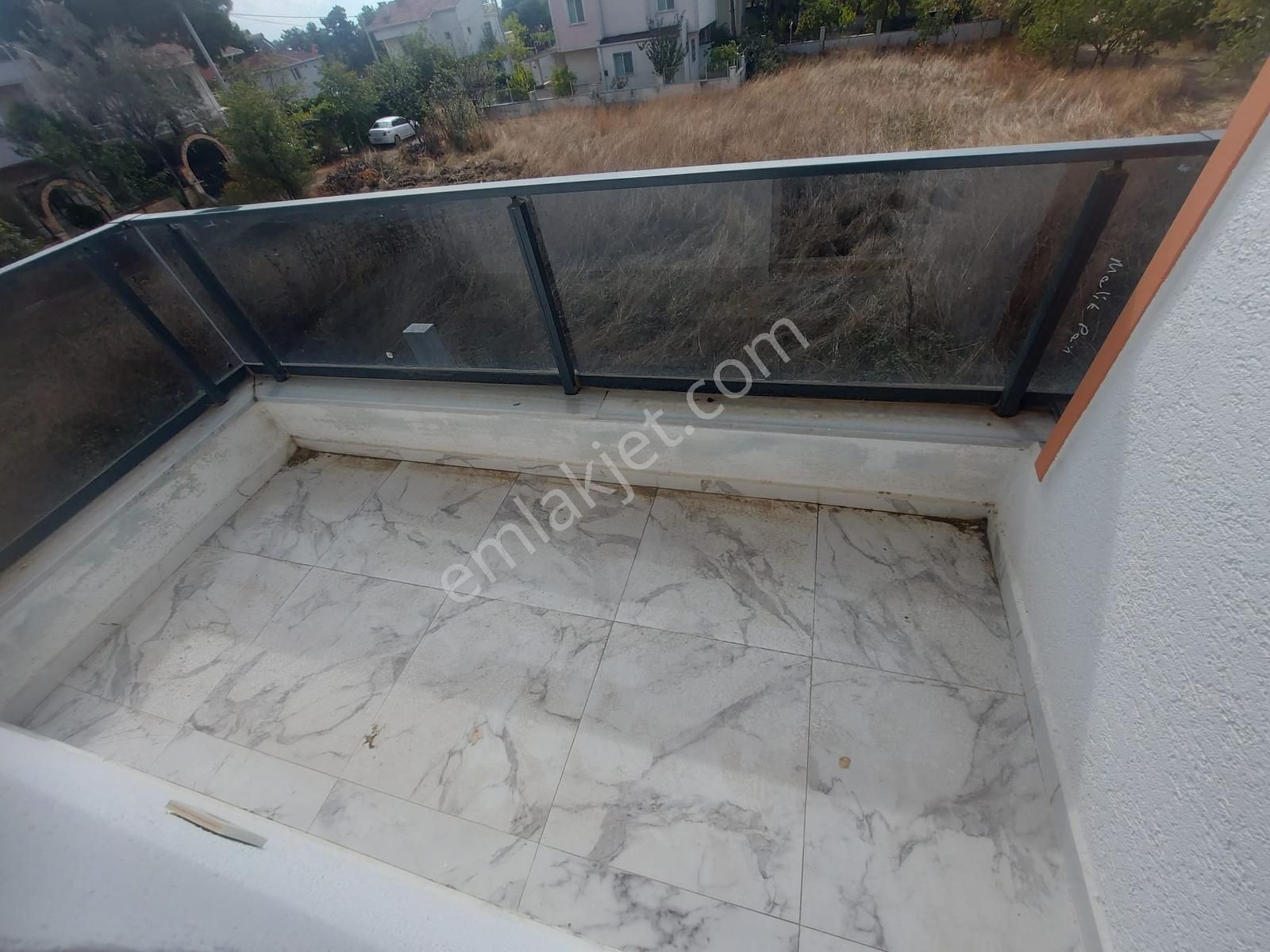 Deniz Tarafında Müstakil Tribleks Geniş Bahçeli Yazlık Villa - Görsel 22