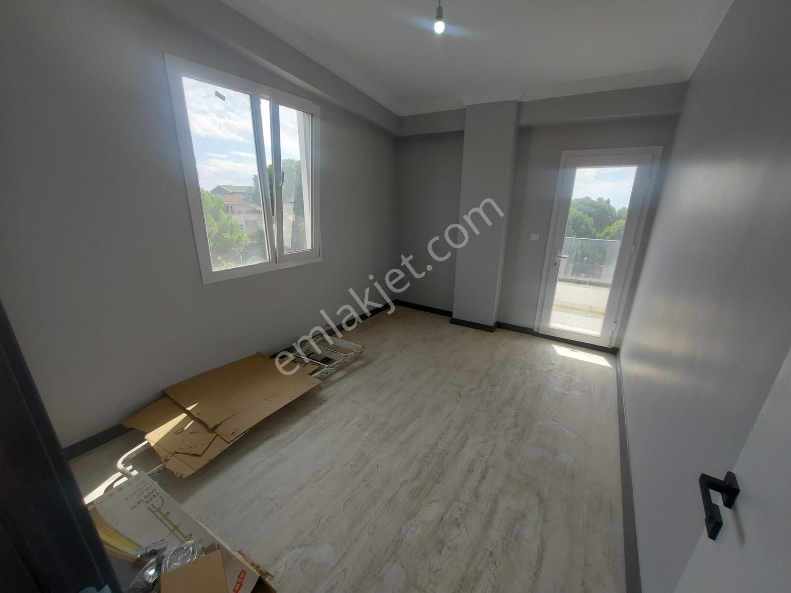 Deniz Tarafında Müstakil Tribleks Geniş Bahçeli Yazlık Villa - Görsel 24