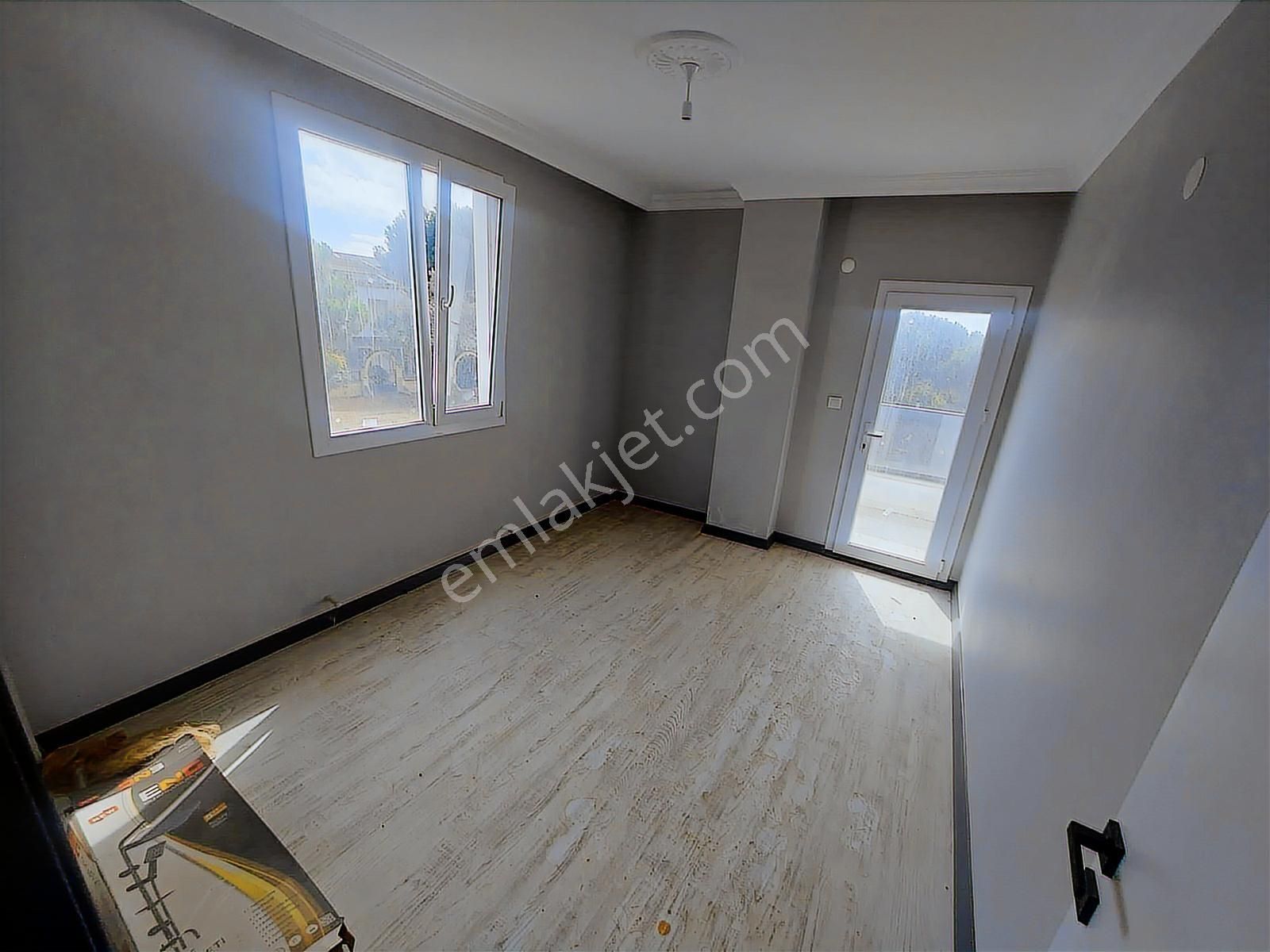 Deniz Tarafında Müstakil Tribleks Geniş Bahçeli Yazlık Villa - Görsel 15