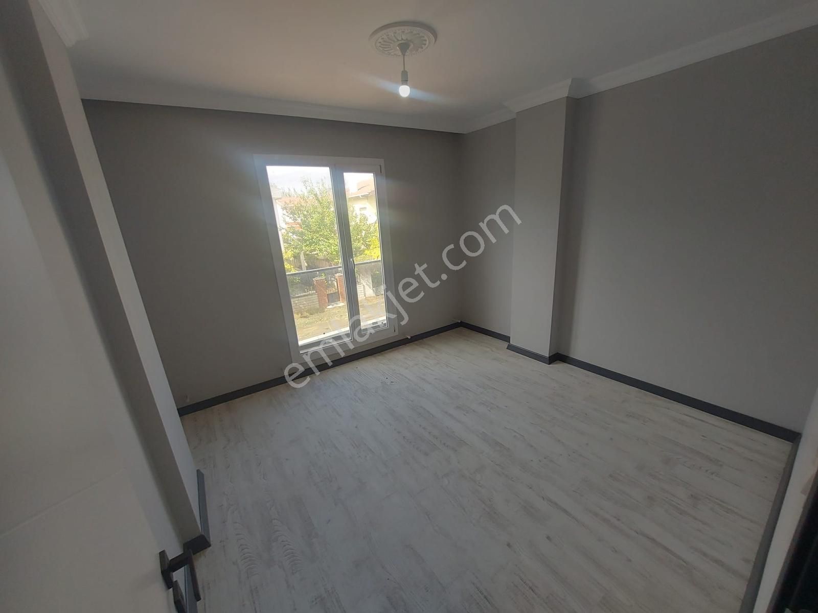 Deniz Tarafında Müstakil Tribleks Geniş Bahçeli Yazlık Villa - Görsel 9