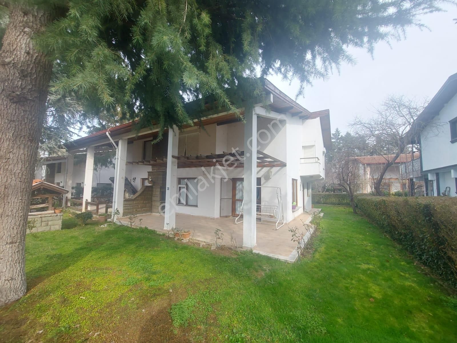 Denize Sıfır Tatil Sitesinde Bahçeli Dubleks 3+1 Yazlık Villa - Görsel 23
