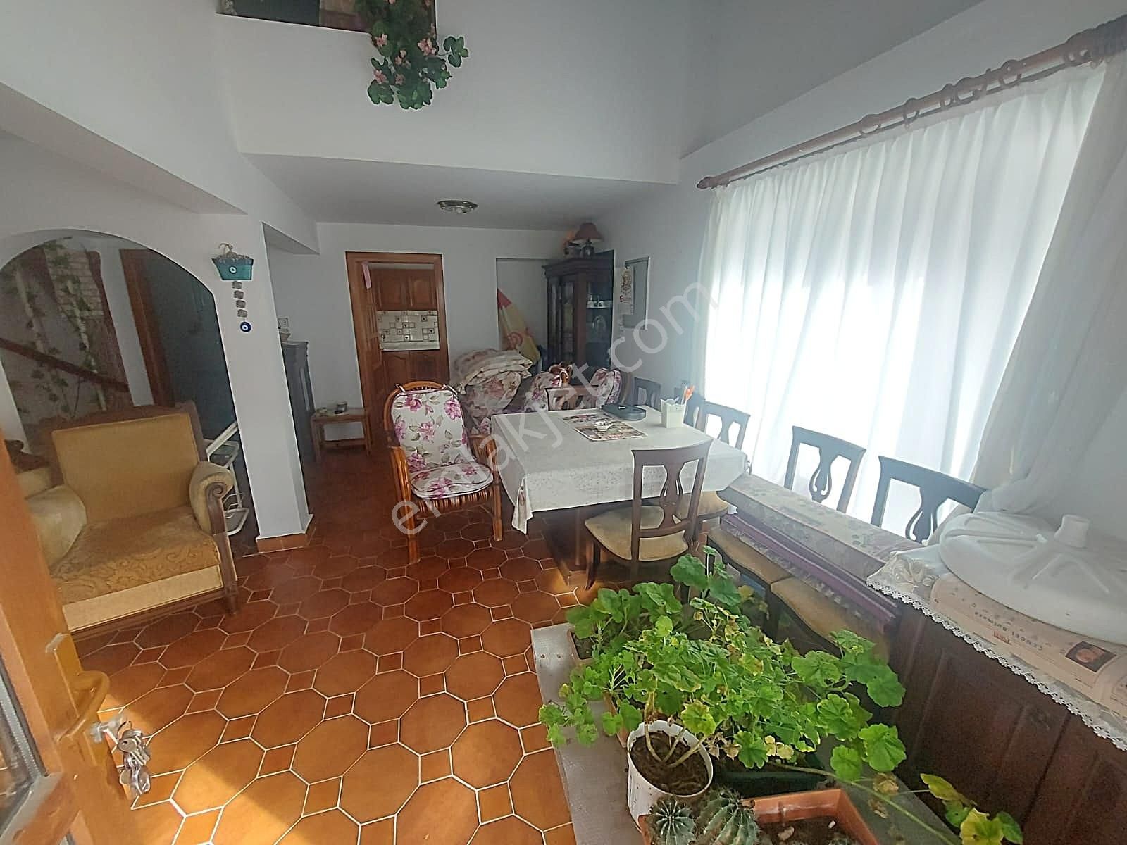 Denize Sıfır Tatil Sitesinde Bahçeli Dubleks 3+1 Yazlık Villa - Görsel 30