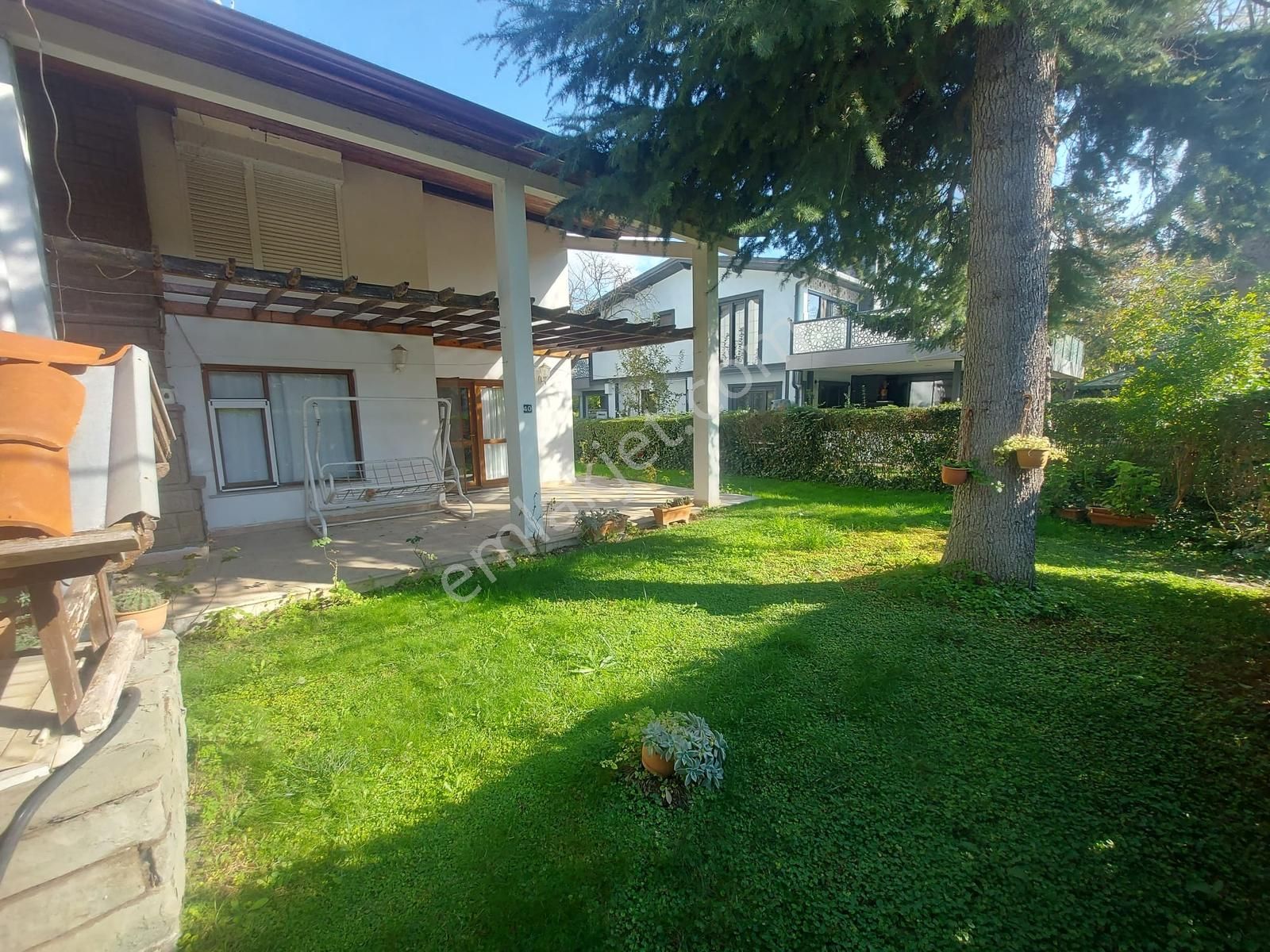 Denize Sıfır Tatil Sitesinde Bahçeli Dubleks 3+1 Yazlık Villa - Görsel 13