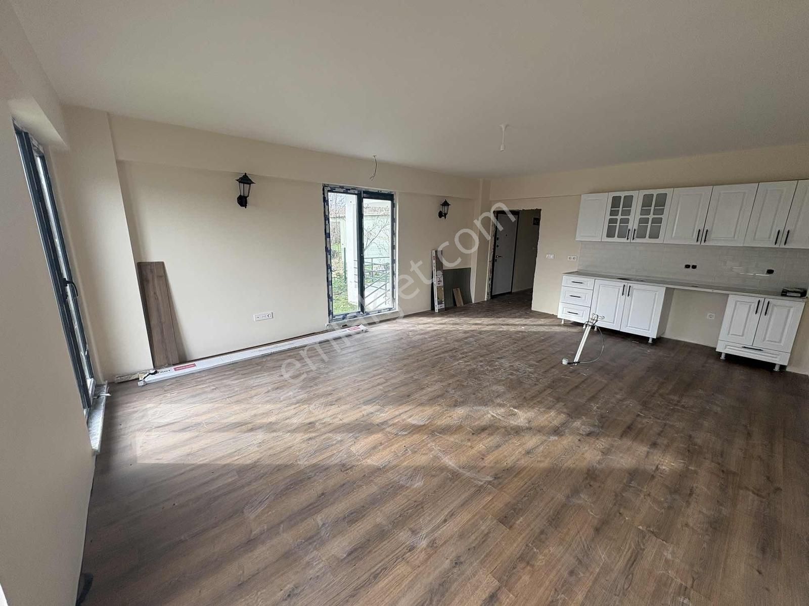 Akdoğanlardan Kırklareli Vizede Satılık 350m2 Arsalı Müstakil Ev - Görsel 10