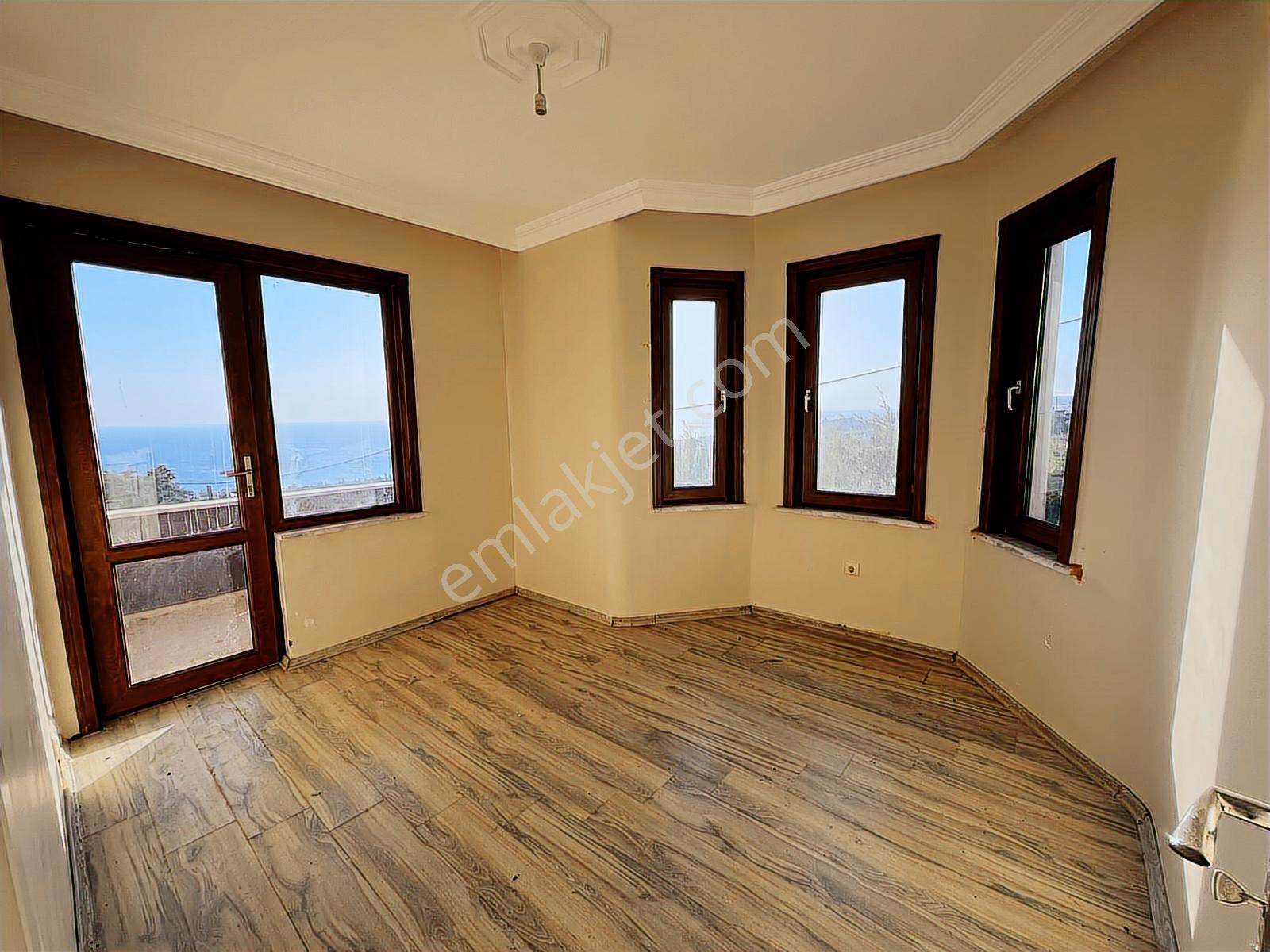 Büyükçekmece De Satılık 5+1 Villa Deniz Manzaralı Site İçinde - Görsel 5