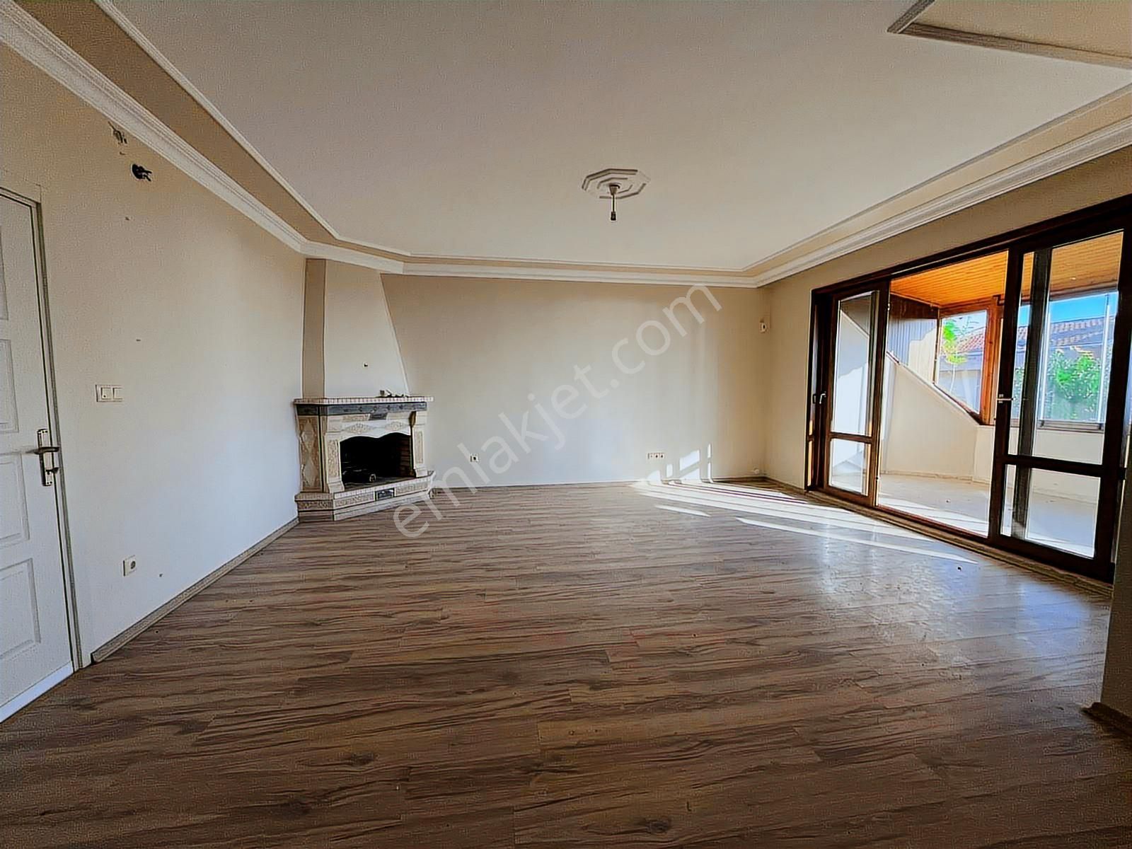 Büyükçekmece De Satılık 5+1 Villa Deniz Manzaralı Site İçinde - Görsel 9