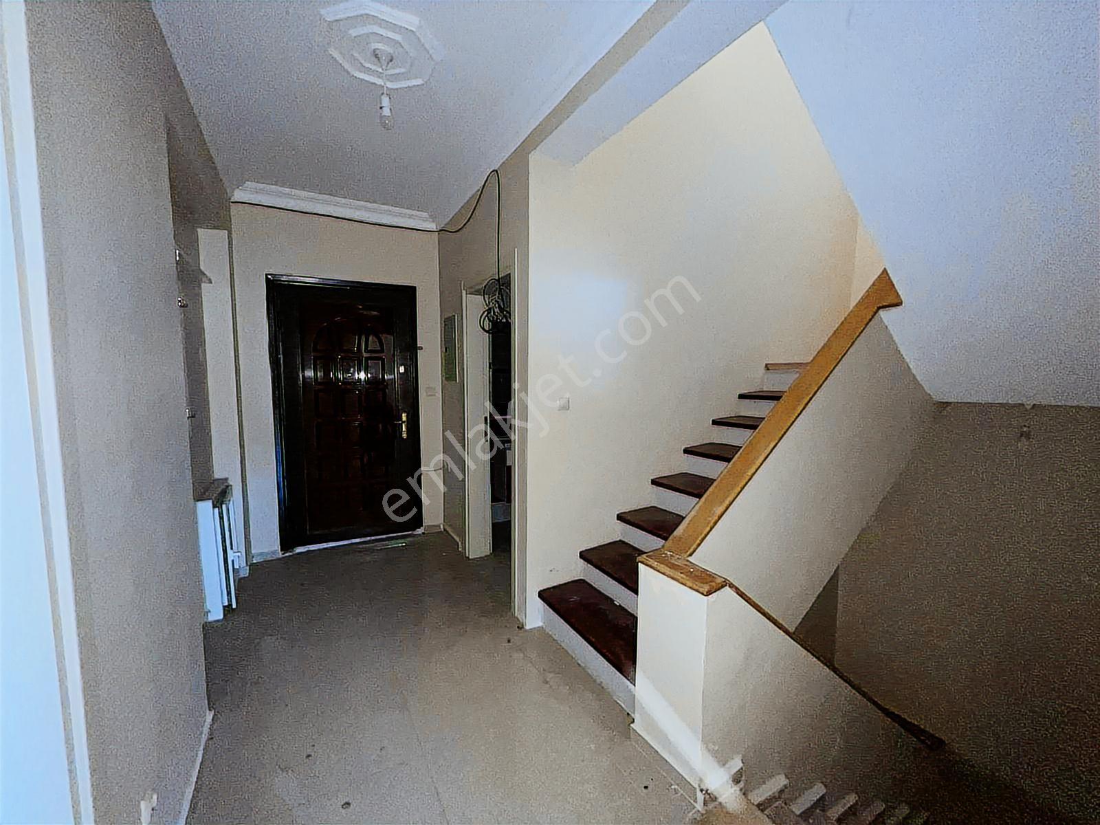 Büyükçekmece De Satılık 5+1 Villa Deniz Manzaralı Site İçinde - Görsel 15