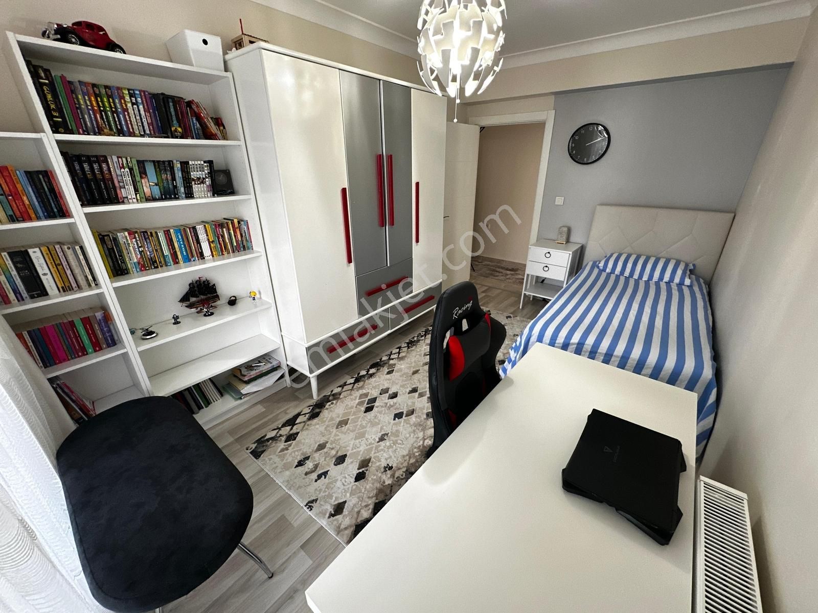 ▄vega▄ege Mahallesi Masrafsız 2.katta 3+1 Daire - Görsel 8