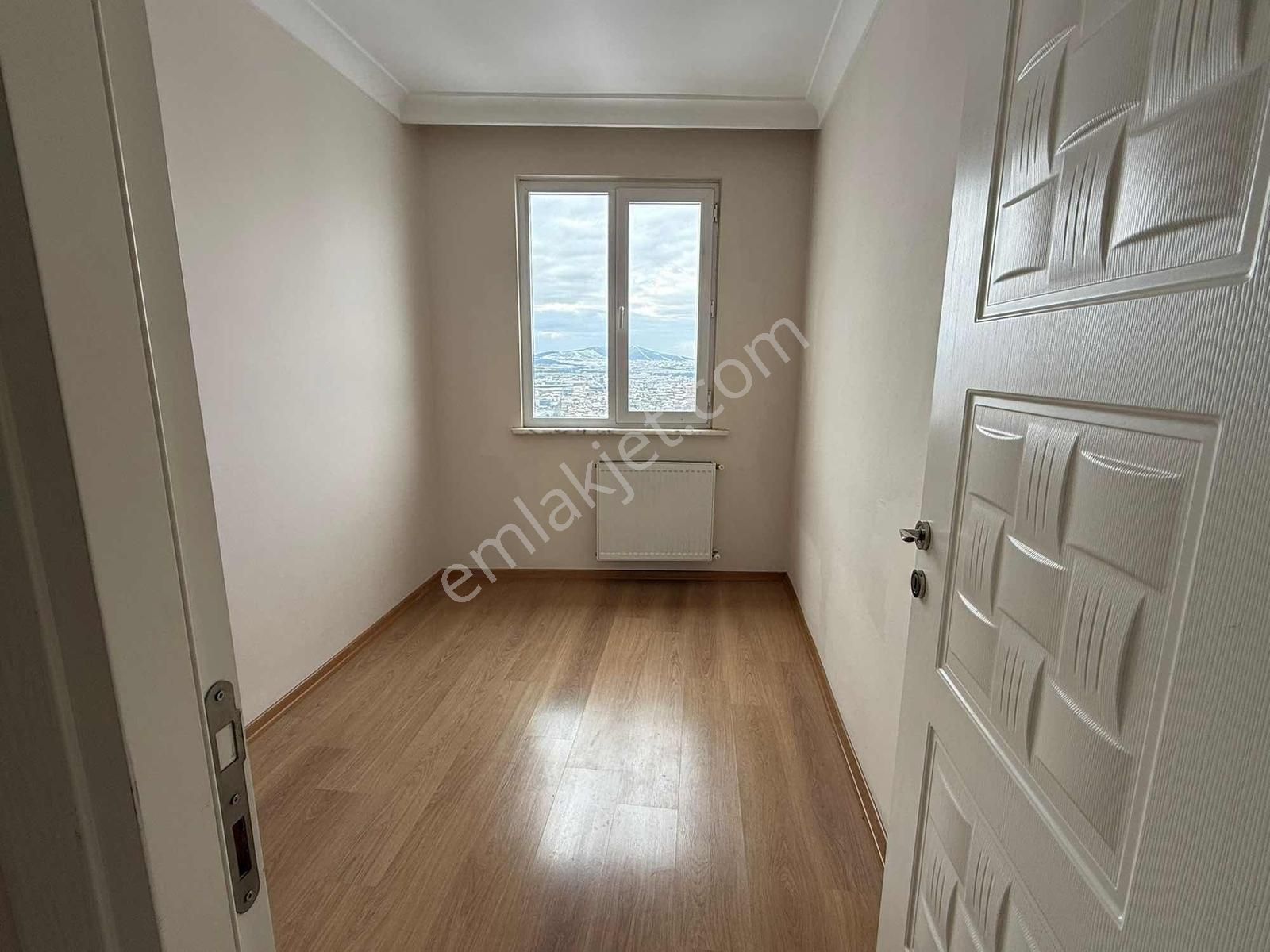 Safa Mah. Ebeveyn Banyolu,balkonlu İskanlı 2+1 Satılık Daire - Görsel 5