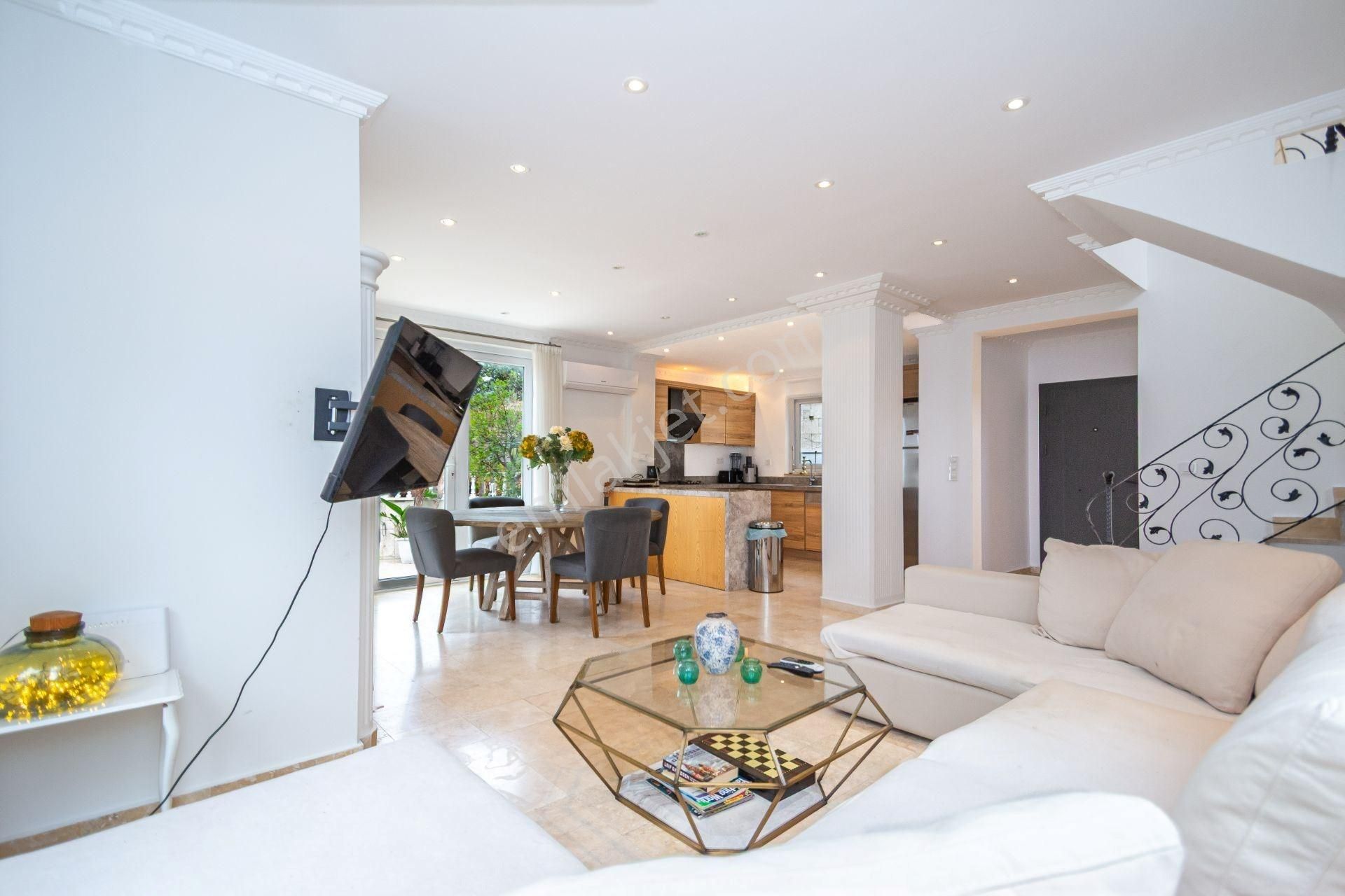 Alanya Cikcilli’de Deniz, Kale Ve Dağ Manzaralı Eşyalı 2+1 Villa - Görsel 10