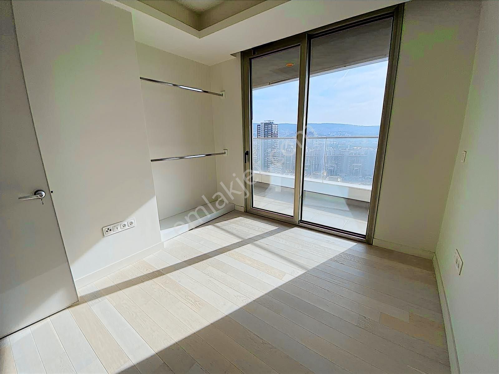 Turyap'tan Mistral Tower'da Satılık Manzaralı Eşyalı 3+1 Daire - Görsel 15