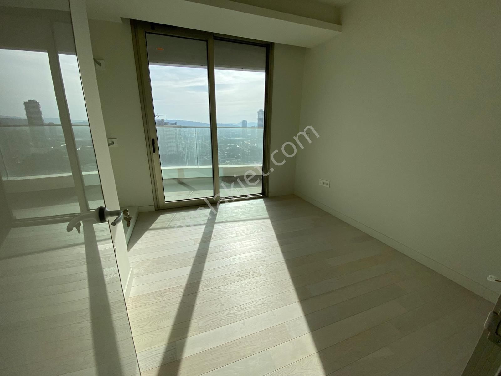 Turyap'tan Mistral Tower'da Satılık Manzaralı Eşyalı 3+1 Daire - Görsel 16