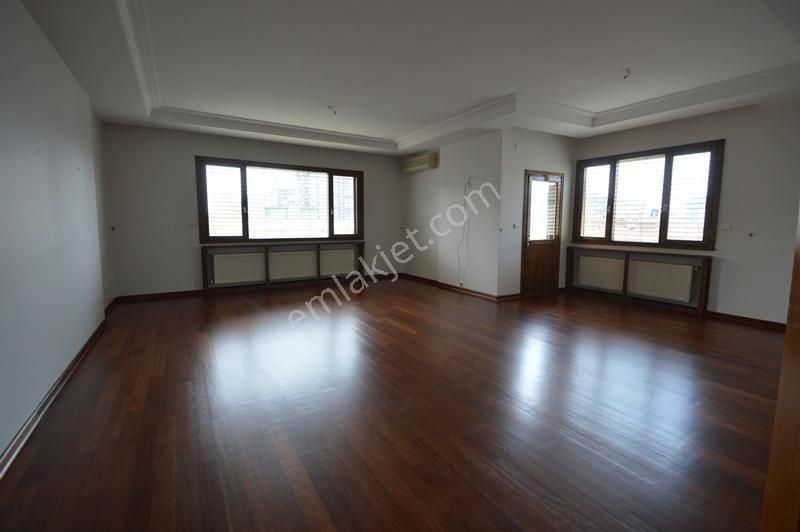 Utkudan Suadiyede Balkonlu Kombili 150m2 Kiralık 4+1 Daire