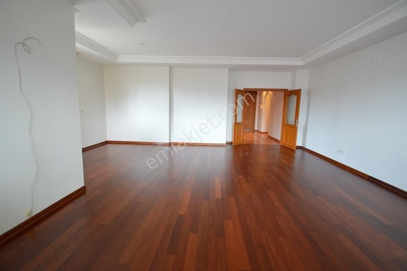 Utkudan Suadiyede Balkonlu Kombili 150m2 Kiralık 4+1 Daire - Görsel 13