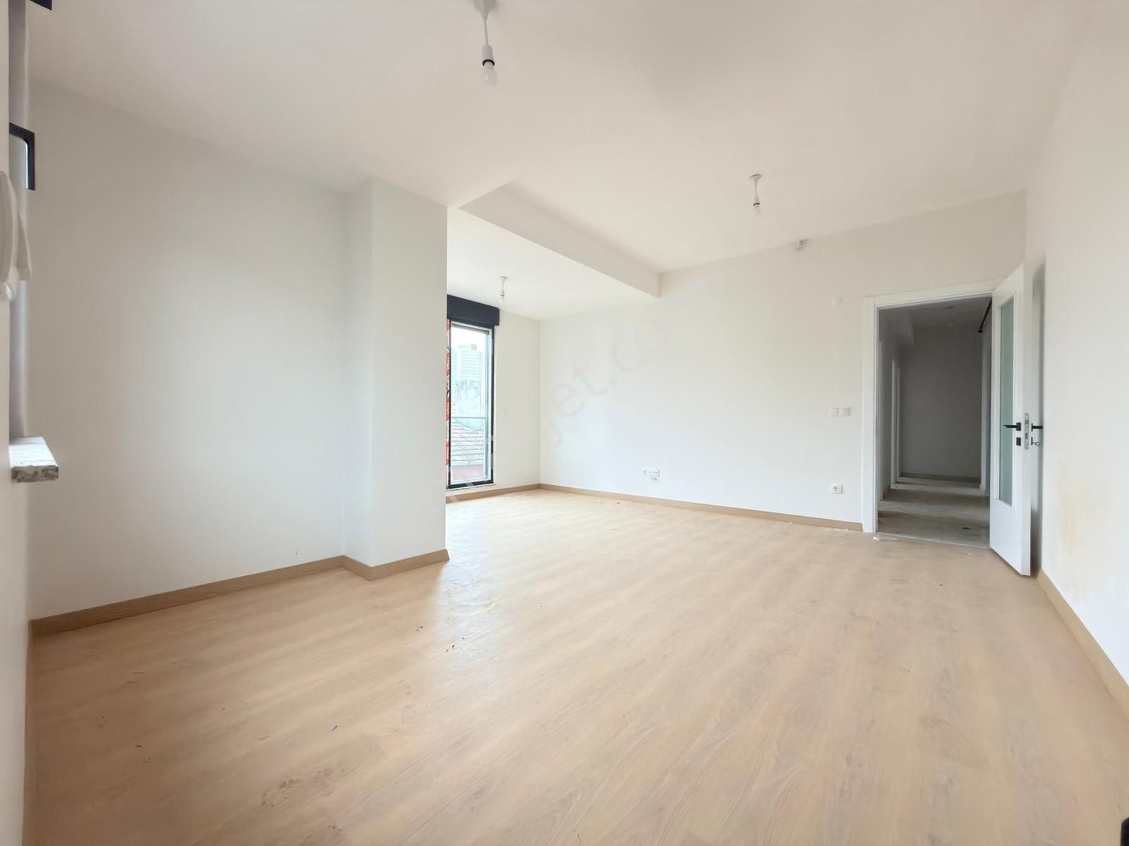 █ Konfor █ Küçükyalı'da, Ön Cephe, 3.kat, Balkonlu, Sıfır 3+1 - Görsel 2