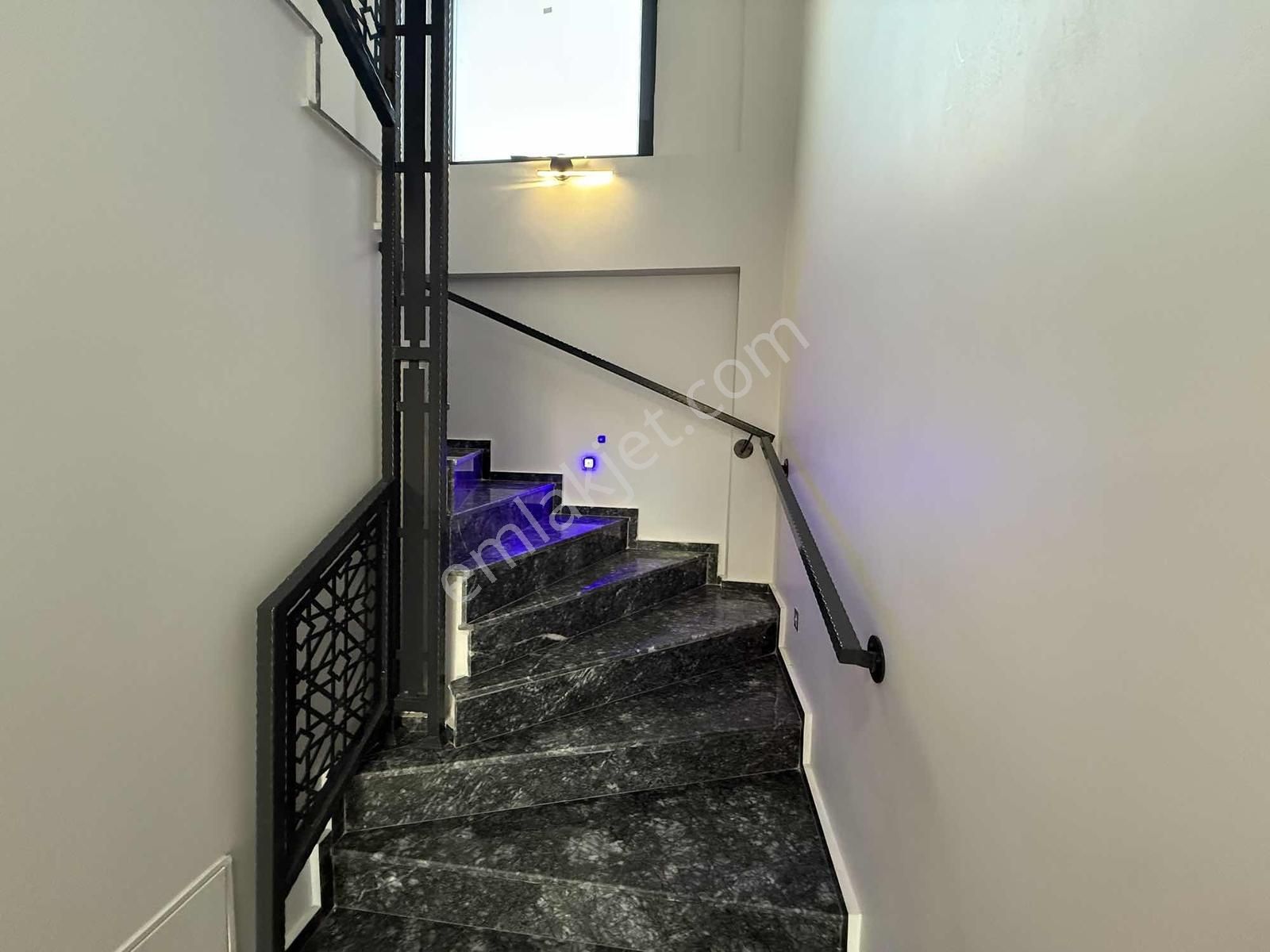 Buca Belenbaşında 100.yıl Site İçinde Özel Yapılmış Villa - Görsel 29