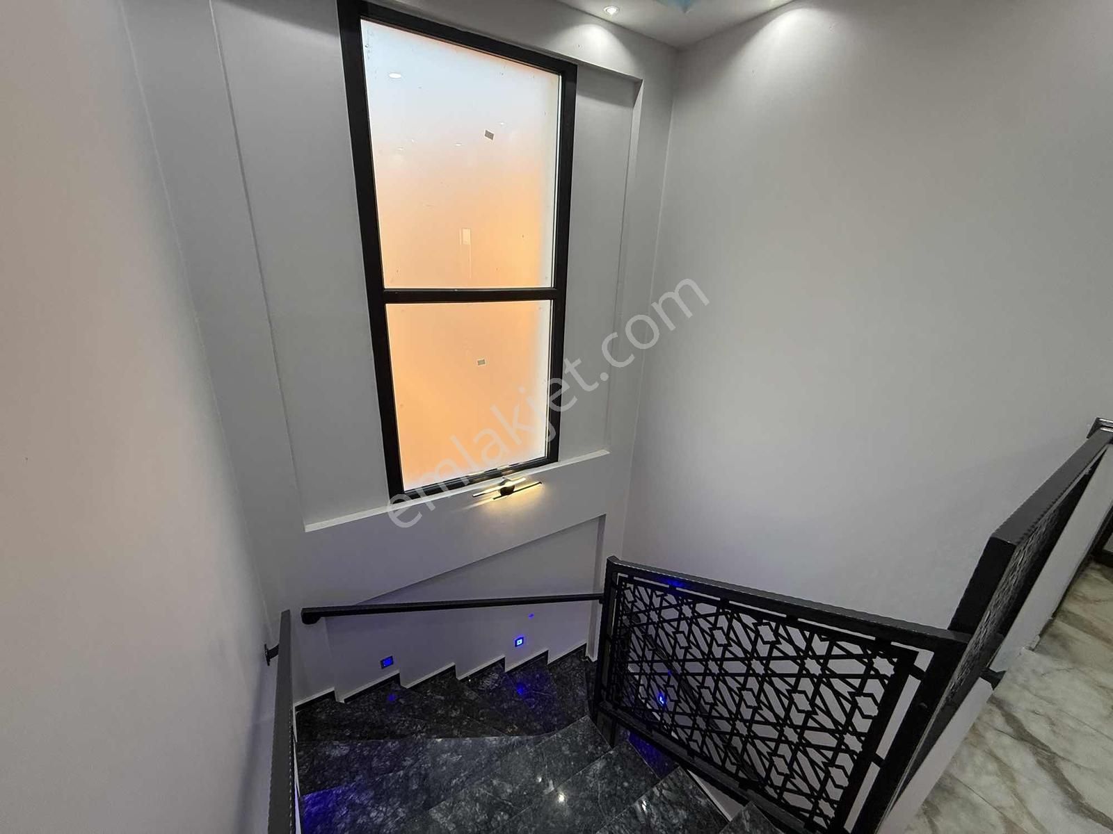 Buca Belenbaşında 100.yıl Site İçinde Özel Yapılmış Villa - Görsel 9