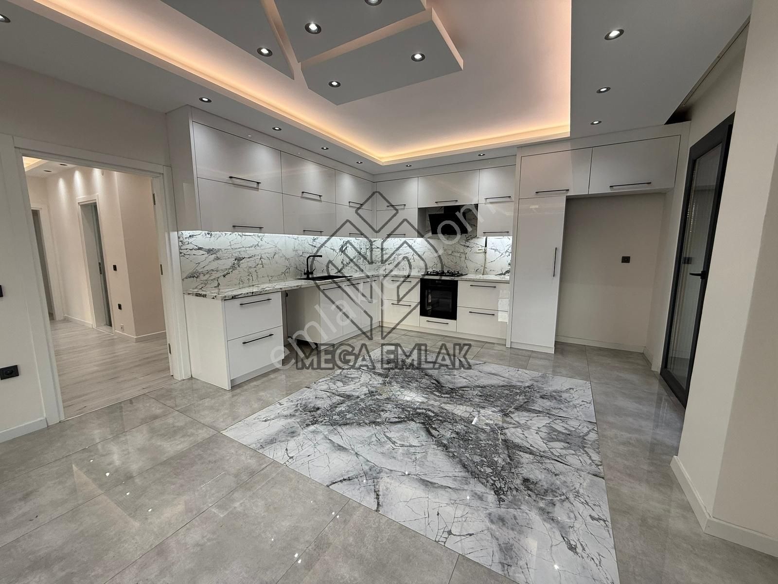 Merkezi Konumda Geniş Ön Cephe Arakat 3+1 Daire - Görsel 8