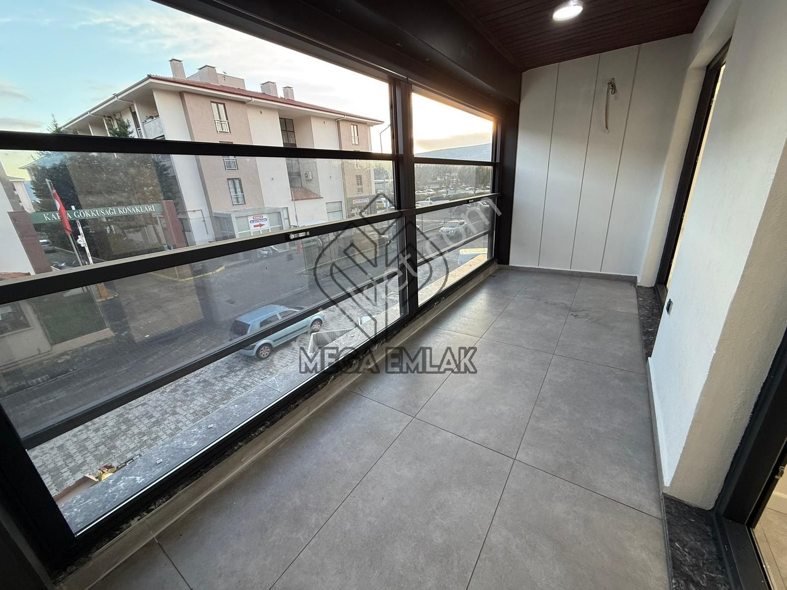 Merkezi Konumda Geniş Ön Cephe Arakat 3+1 Daire - Görsel 13