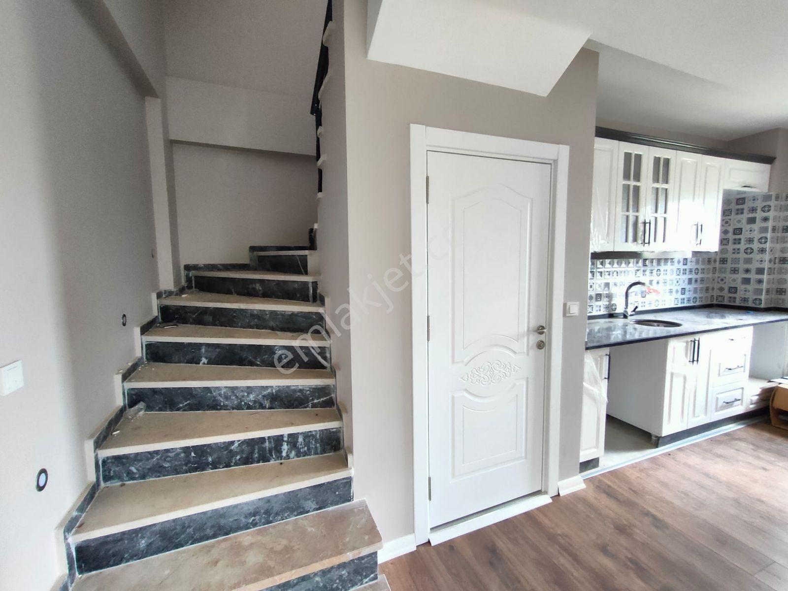 Kartallar'dan Büyük Bahçeli E5e Yakın Deniz Manzaralı Villa. - Görsel 24