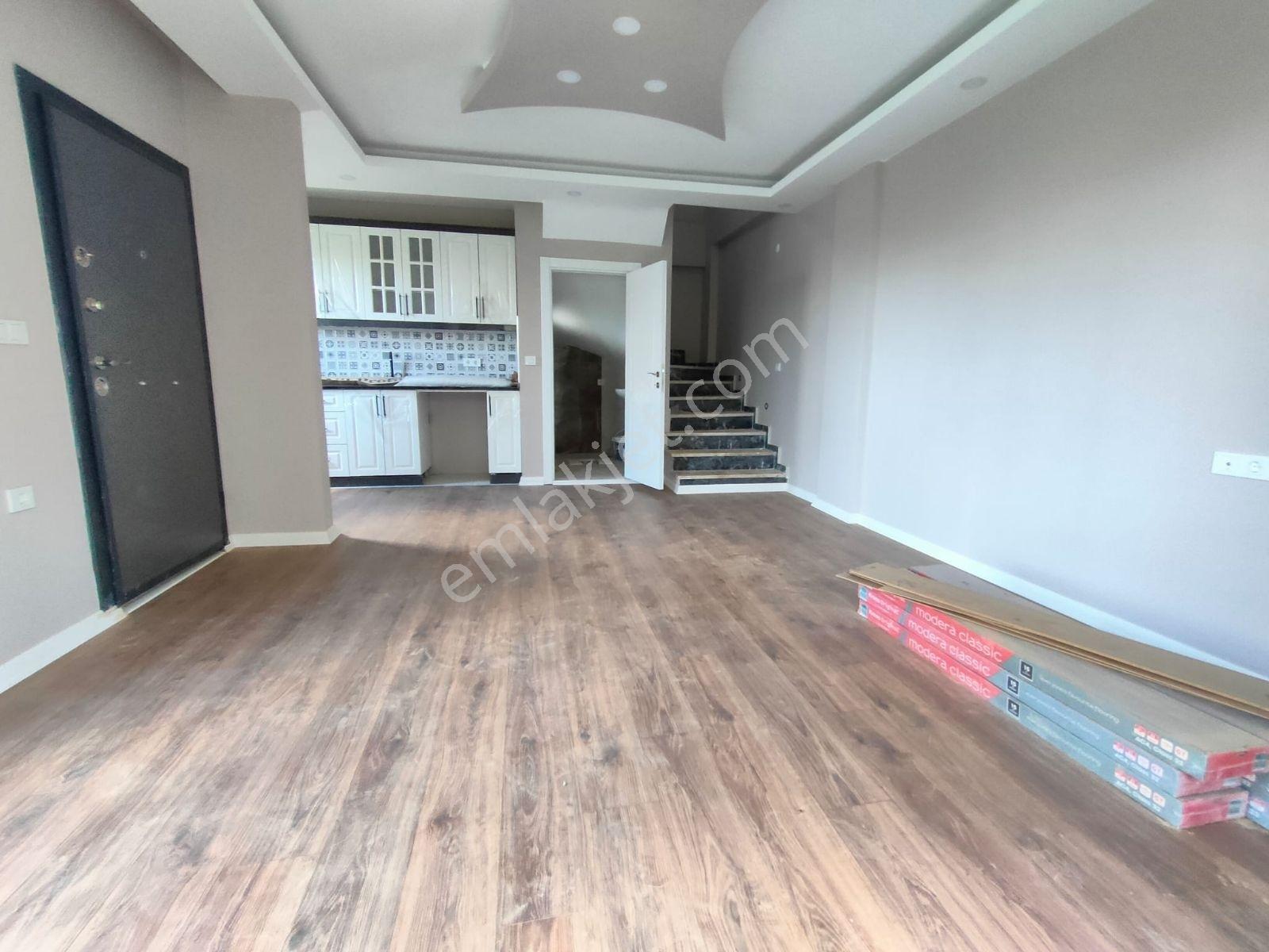 Kartallar'dan Büyük Bahçeli E5e Yakın Deniz Manzaralı Villa. - Görsel 2