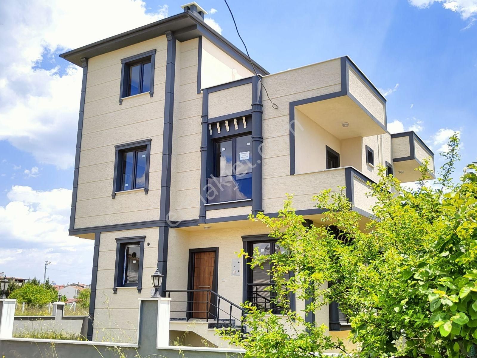 Kartallar'dan Büyük Bahçeli E5e Yakın Deniz Manzaralı Villa. - Görsel 12