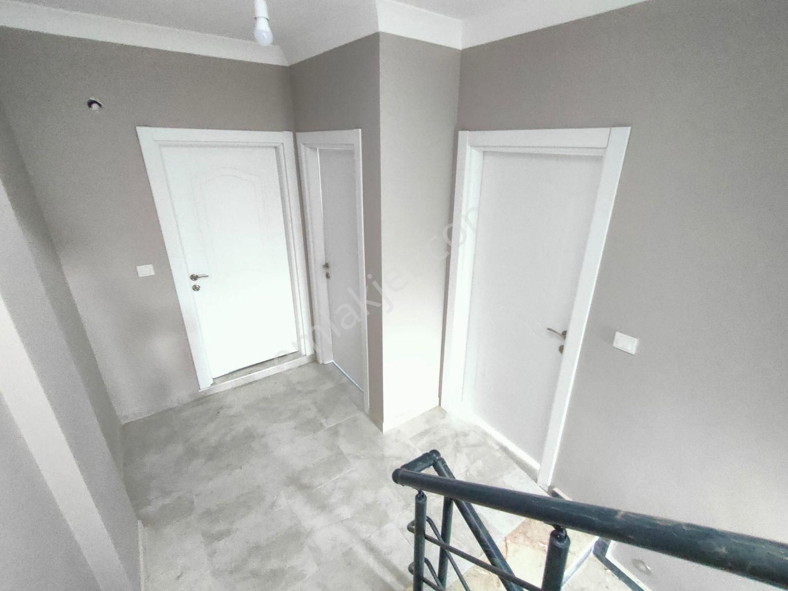 Kartallar'dan Büyük Bahçeli E5e Yakın Deniz Manzaralı Villa. - Görsel 23