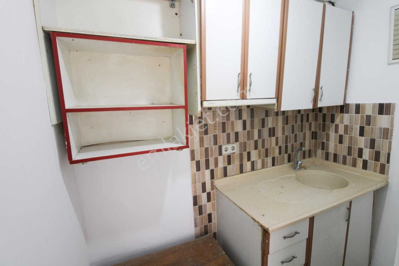 Bahçelievler'de Ayrı Tuvalet Ve Mutfaklı Kiralık Dükan - Görsel 11